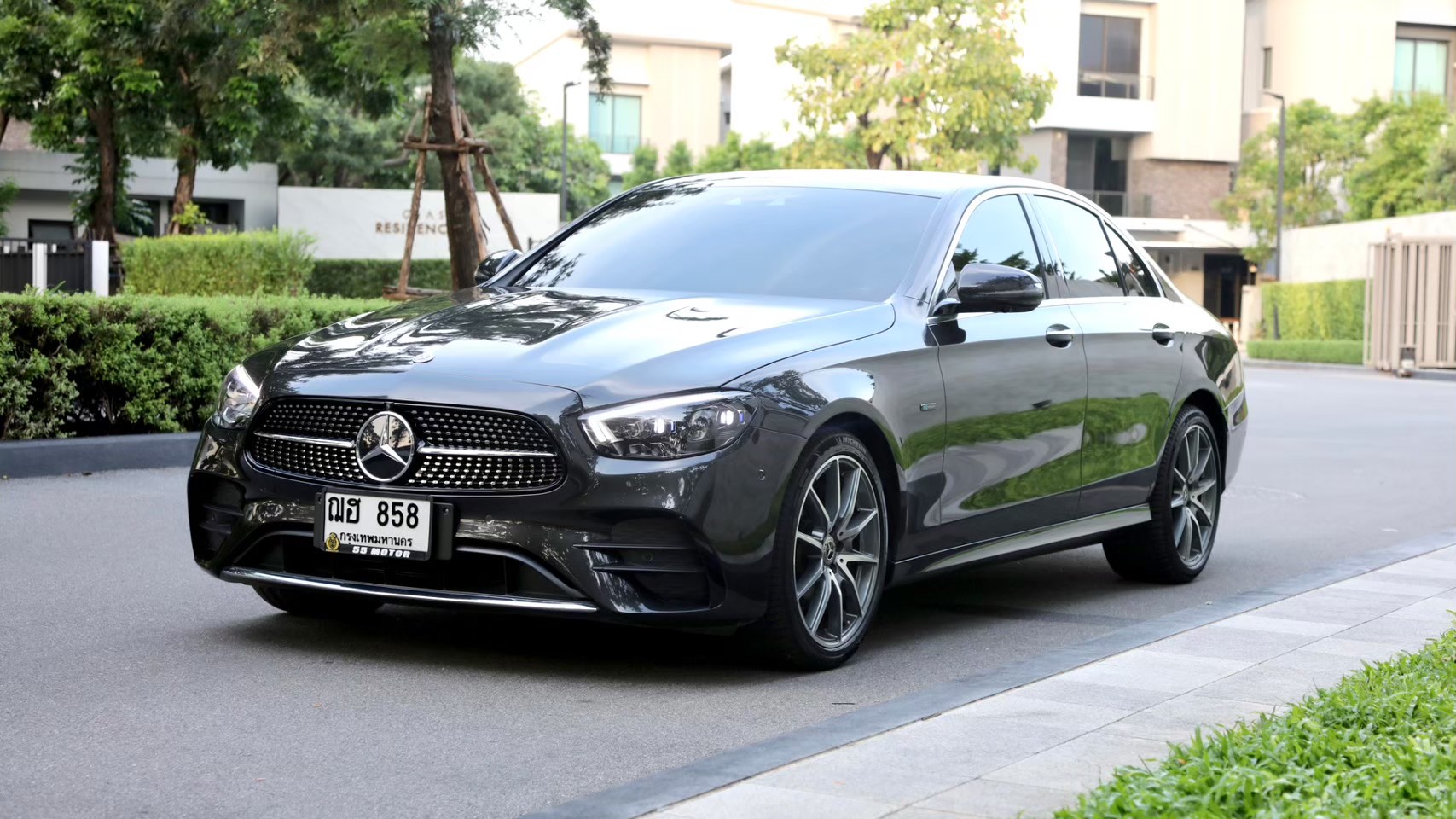 2021 Mercedes-Benz E-Class E300e AMG สีดำ