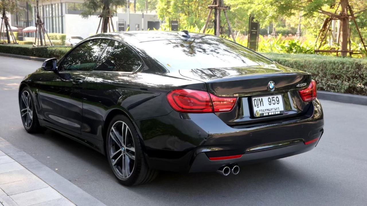 2022 BMW 430i M SPORT สีดำ