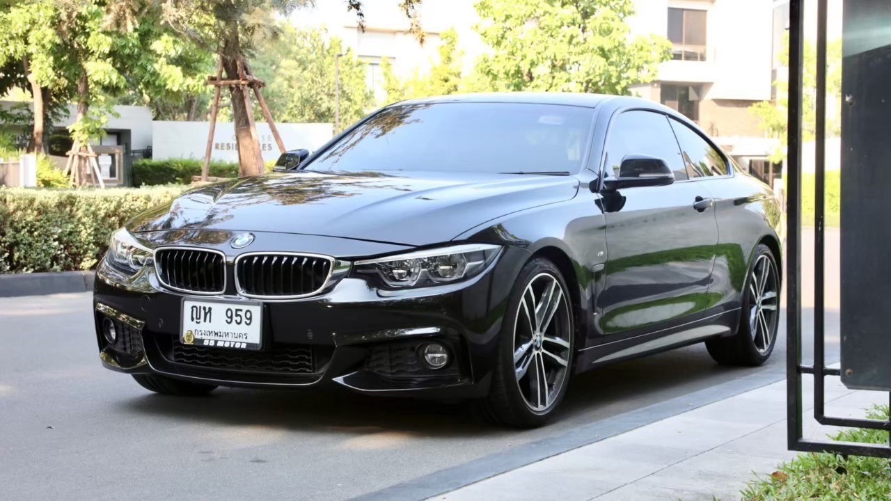 2022 BMW 430i M SPORT สีดำ