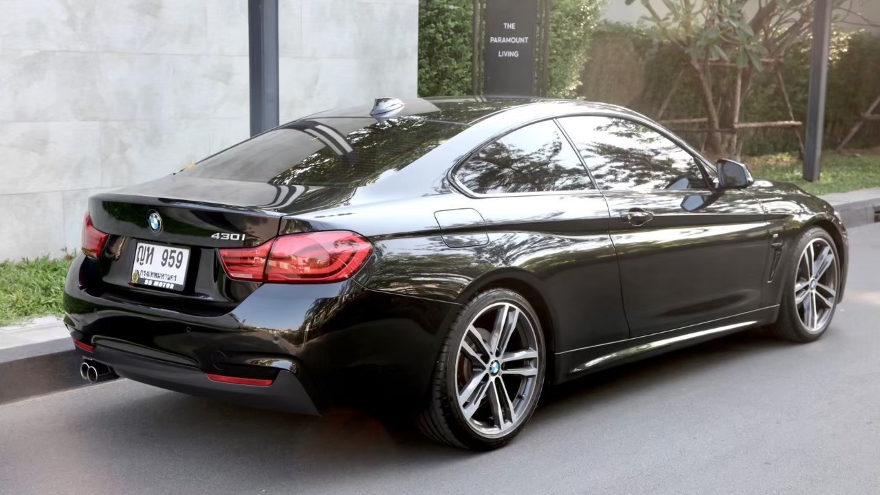 2022 BMW 430i M SPORT สีดำ