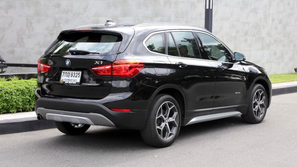 2017 BMW X1 SDRIVE 18i X-LINE สีดำ