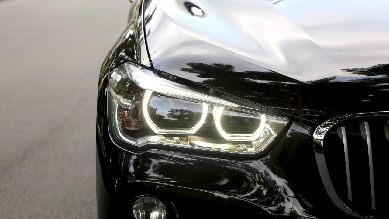 2017 BMW X1 SDRIVE 18i X-LINE สีดำ (รูปที่ 12)