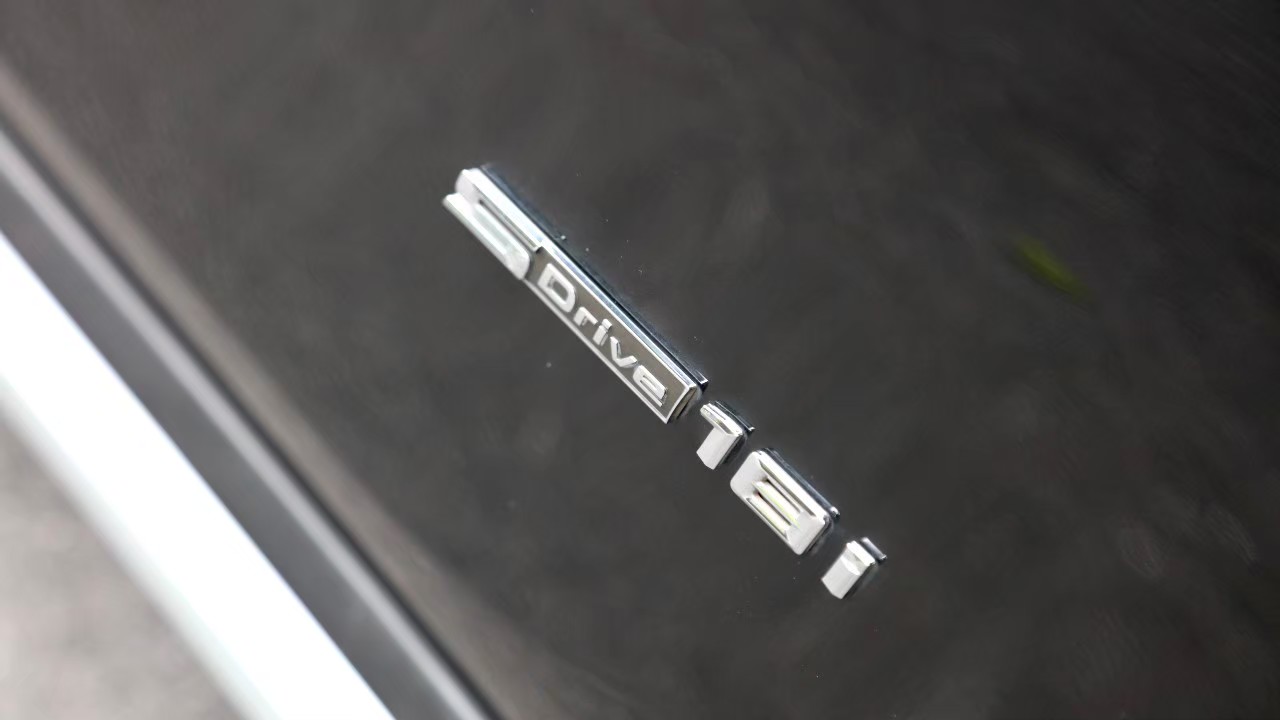 2017 BMW X1 SDRIVE 18i X-LINE สีดำ