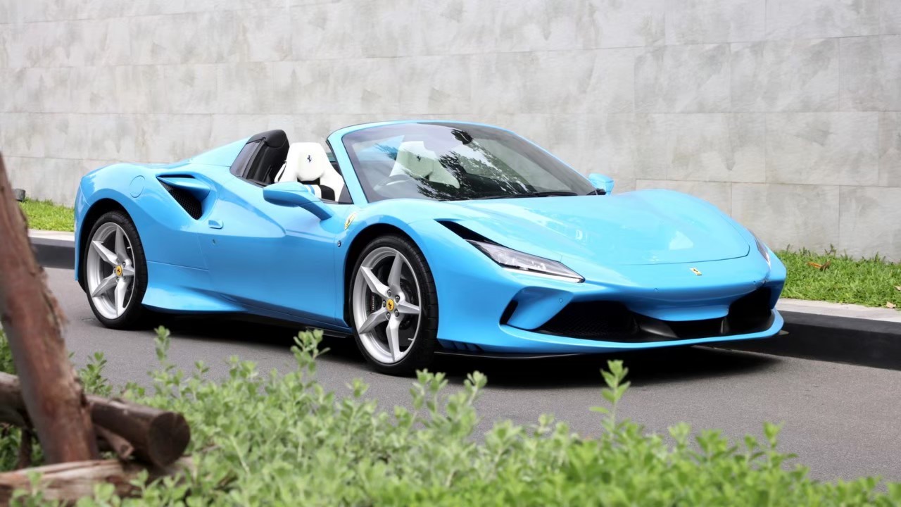 2021 Ferrari F8 SPIDER สีฟ้า