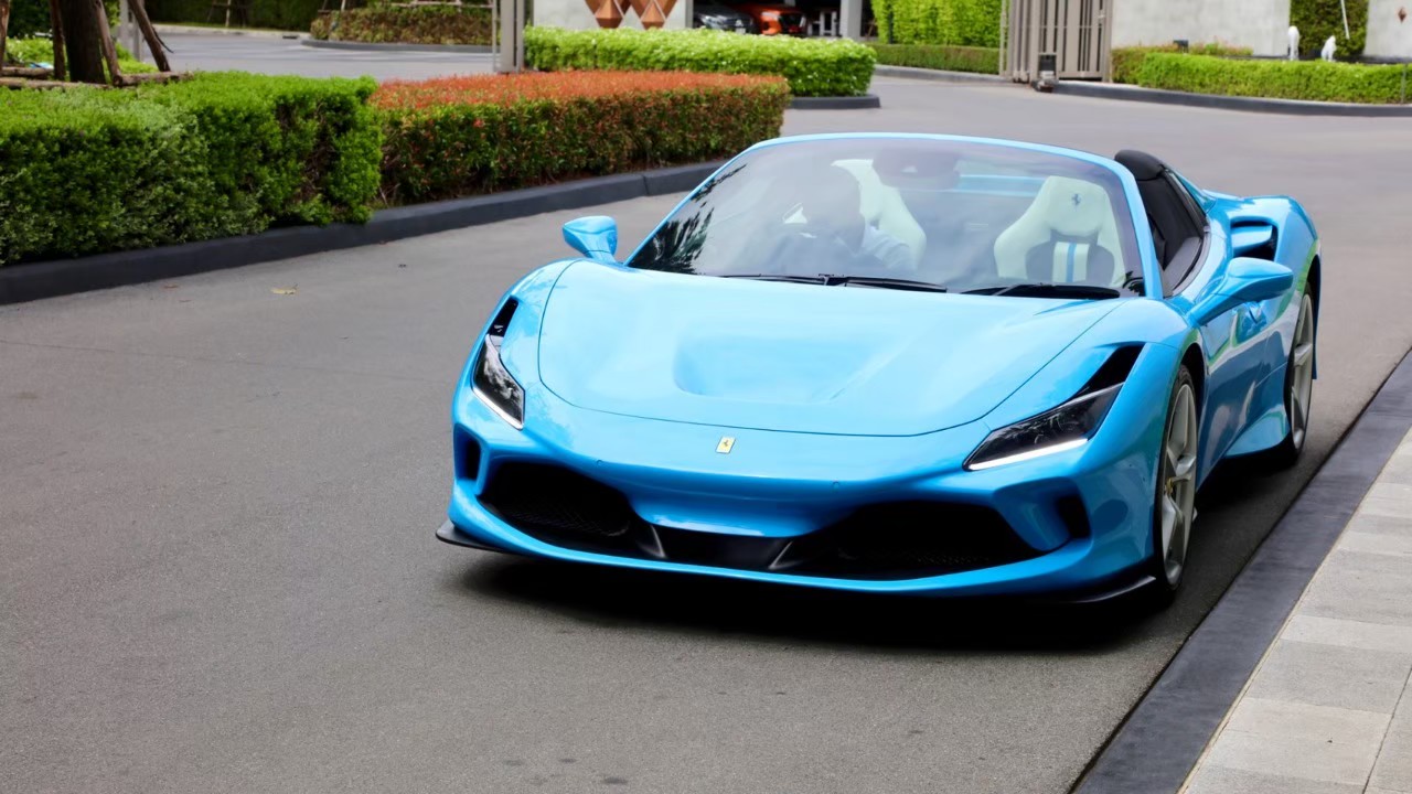 2021 Ferrari F8 SPIDER สีฟ้า