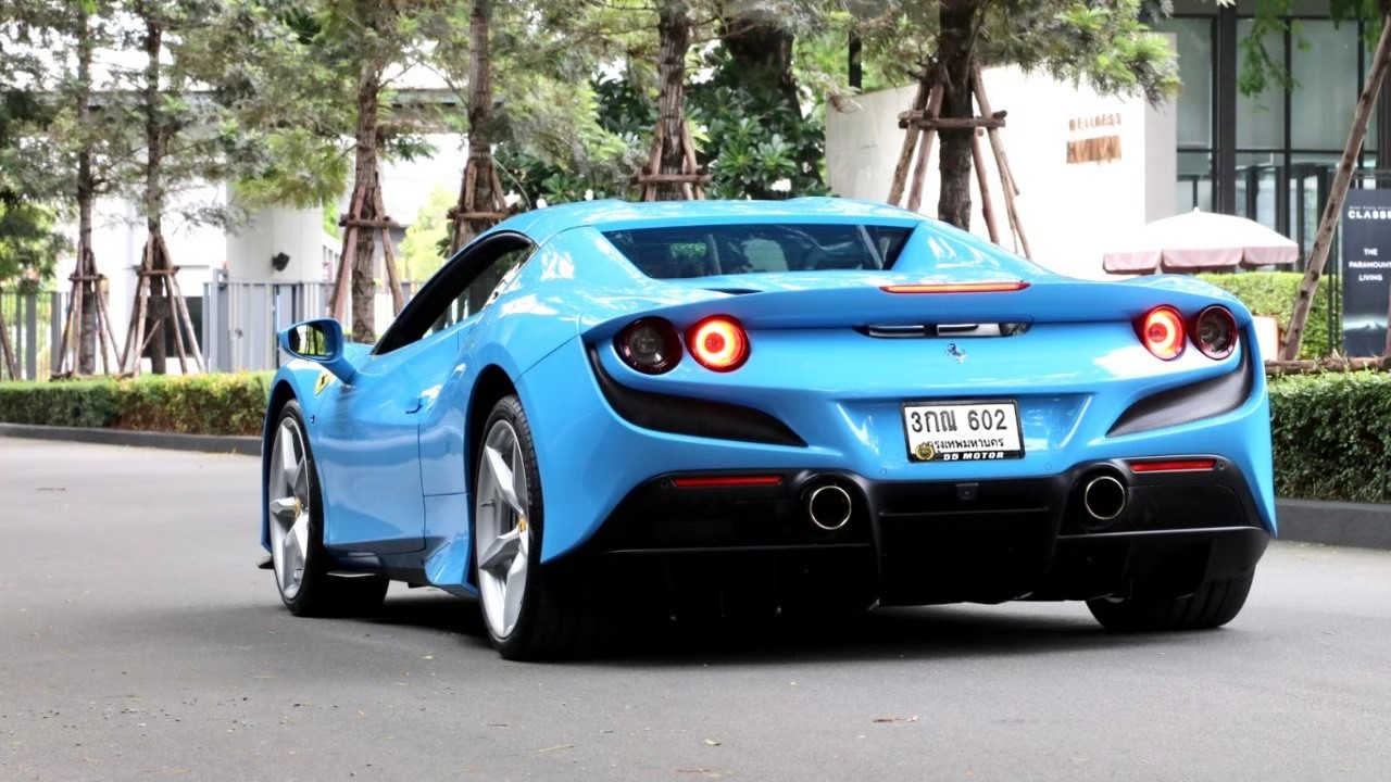 2021 Ferrari F8 SPIDER สีฟ้า (รูปที่ 15)