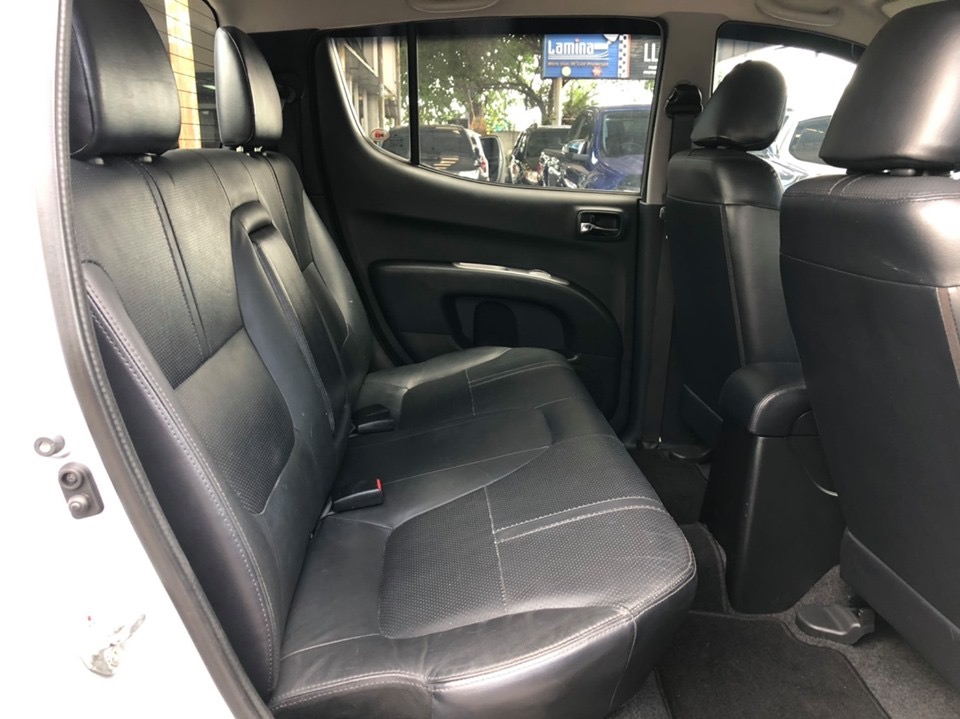 Mitsubishi Triton Double cab ปี 2014 สีเงิน (รูปที่ 10)