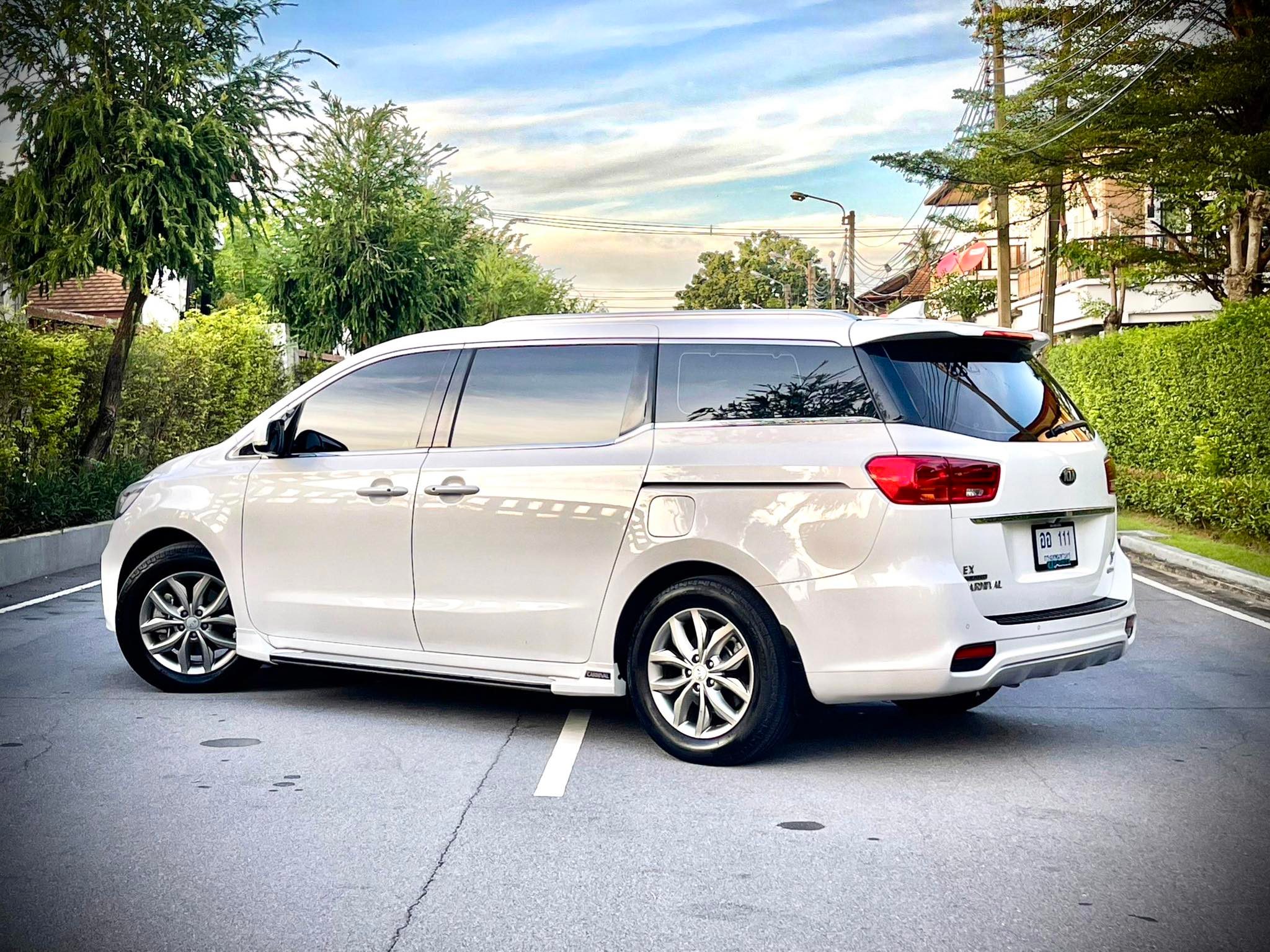 KIA Grand Carnival ขายถูกที่สุดในโลกมนุษย์ (รูปที่ 7)
