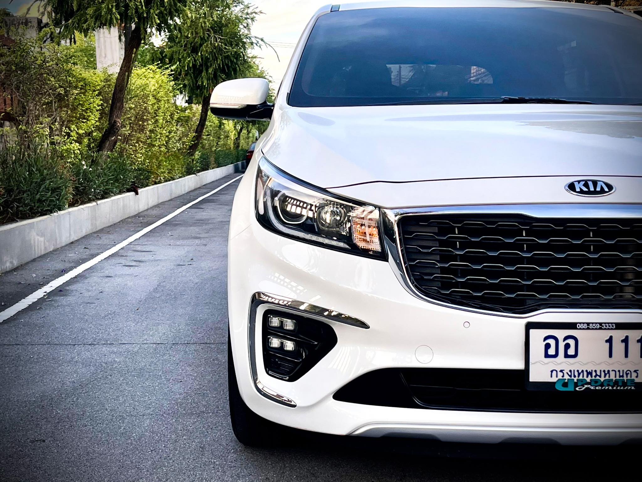 KIA Grand Carnival ขายถูกที่สุดในโลกมนุษย์