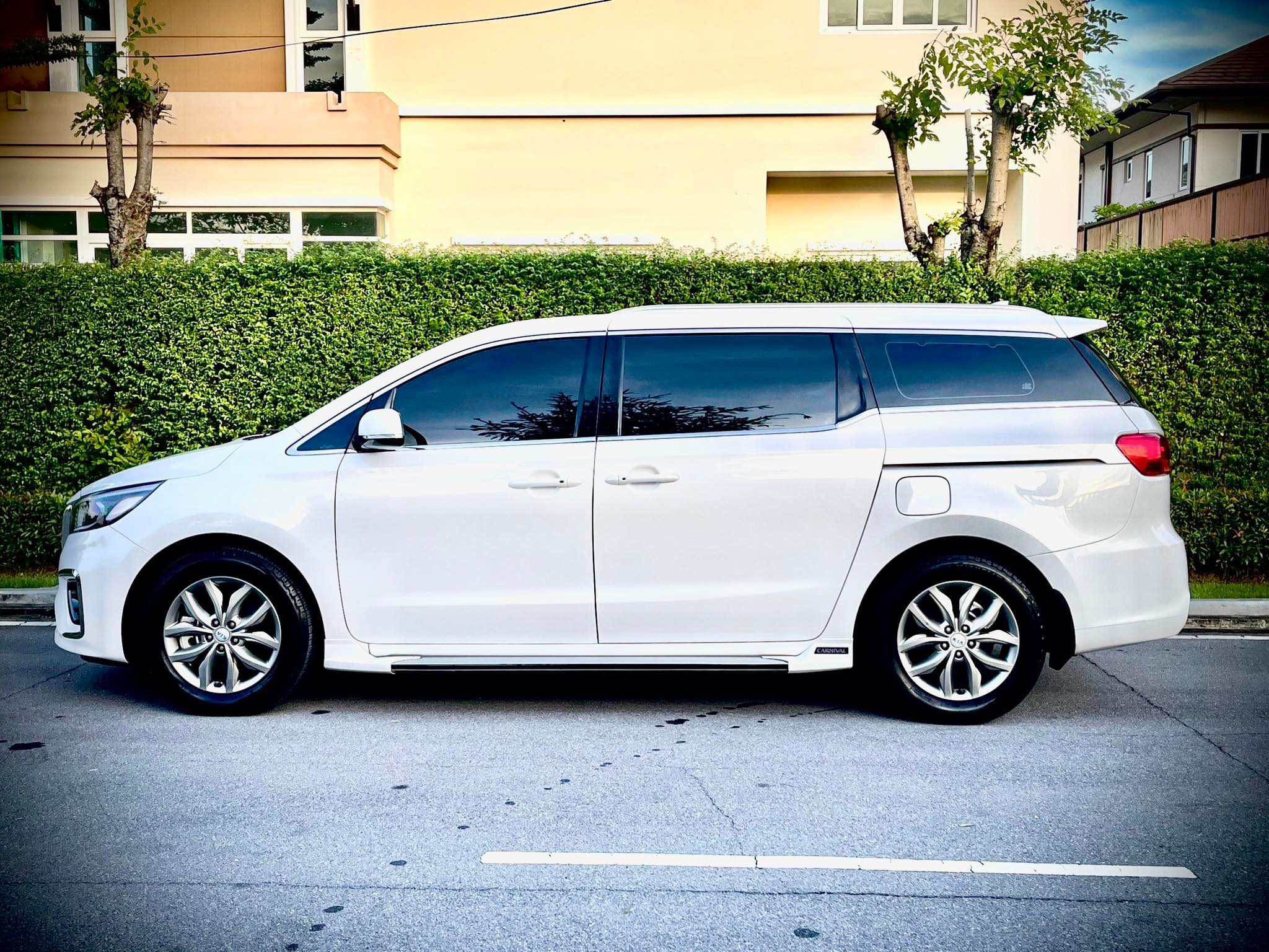 KIA Grand Carnival ขายถูกที่สุดในโลกมนุษย์ (รูปที่ 13)