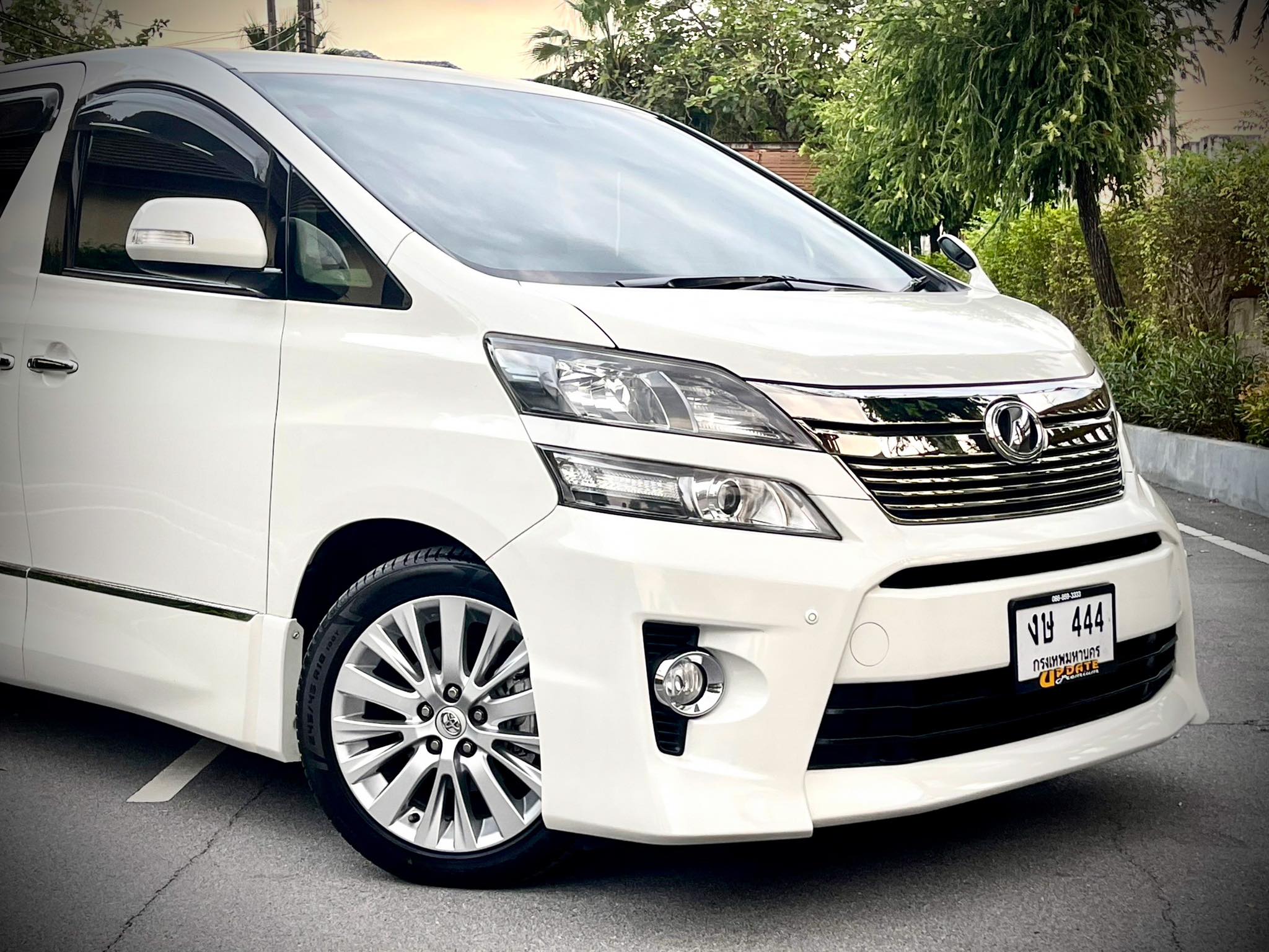 Toyota Vellfire ZG รถมือเดียว ต้องบอกโคตรใหม่