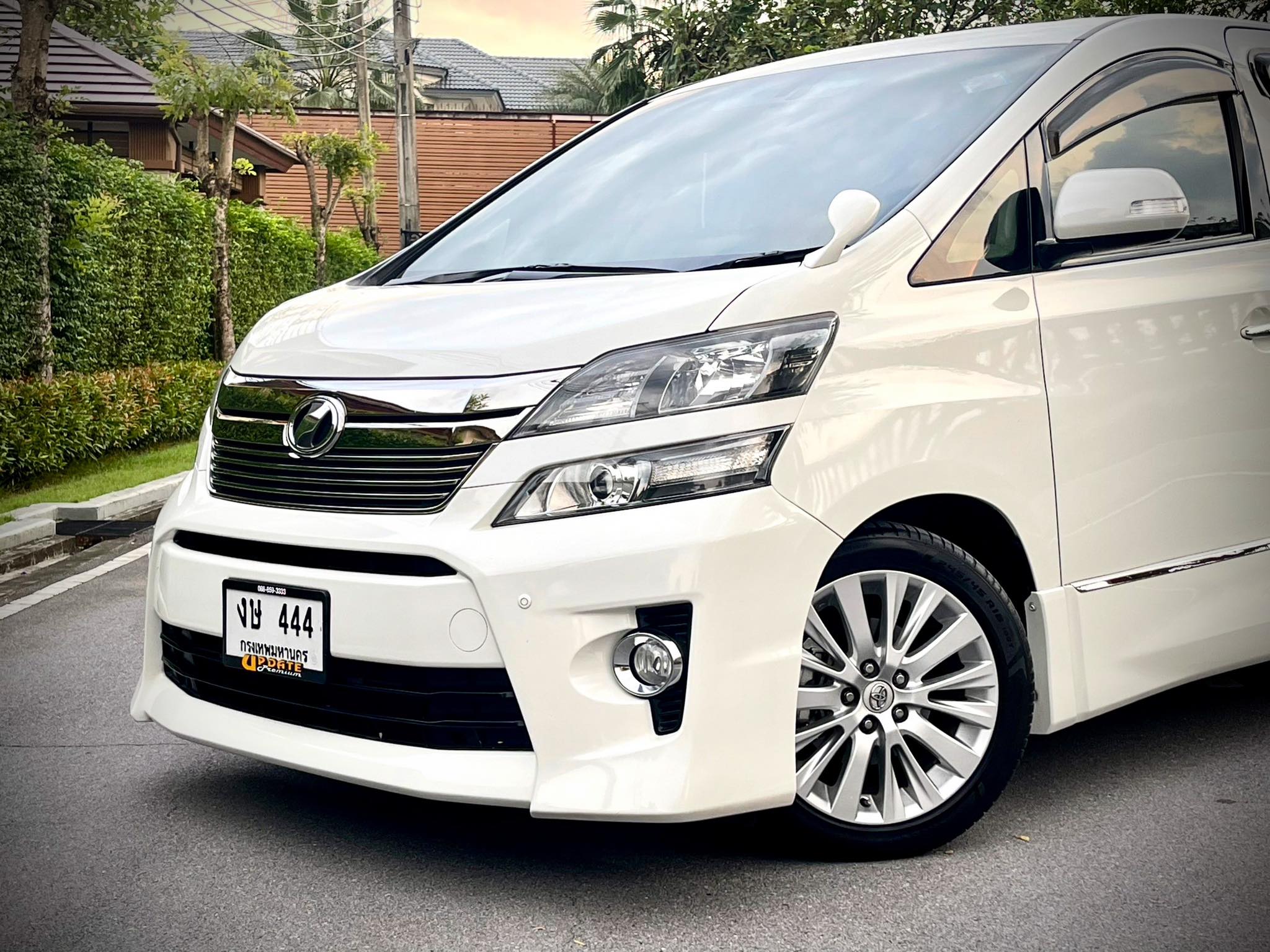 Toyota Vellfire ZG รถมือเดียว ต้องบอกโคตรใหม่