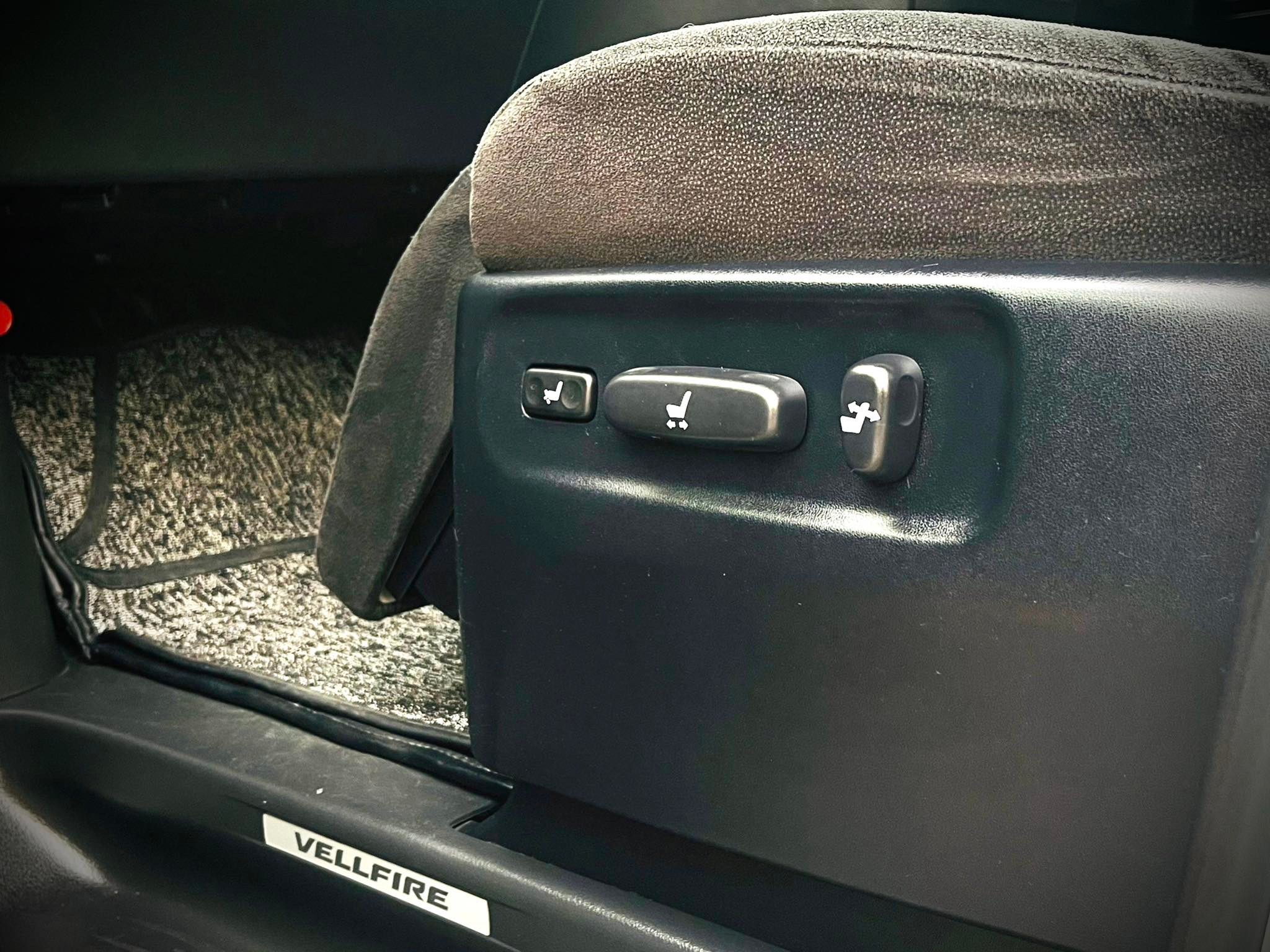 Toyota Vellfire ZG รถมือเดียว ต้องบอกโคตรใหม่ (รูปที่ 51)