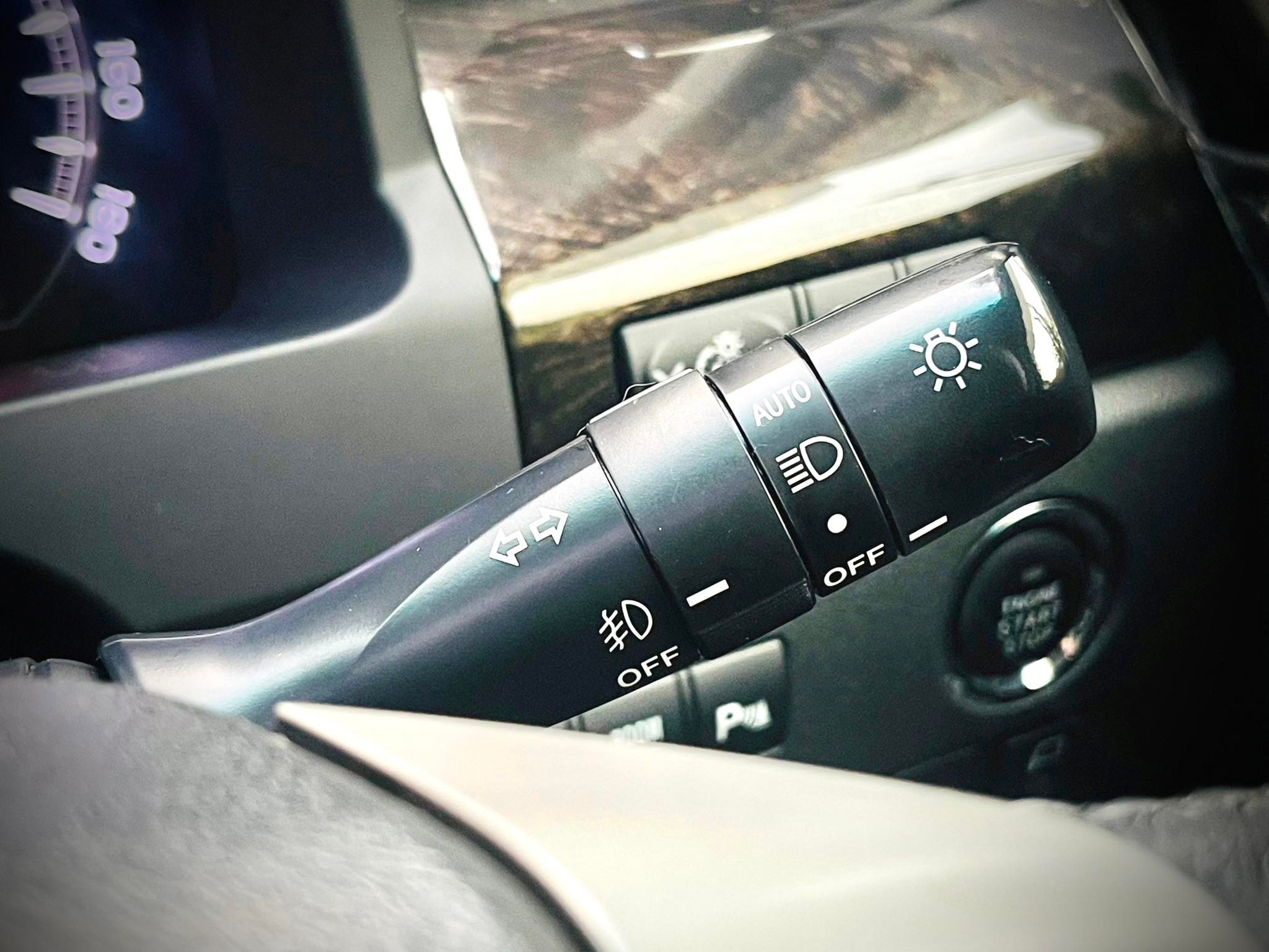 Toyota Vellfire ZG รถมือเดียว ต้องบอกโคตรใหม่ (รูปที่ 29)