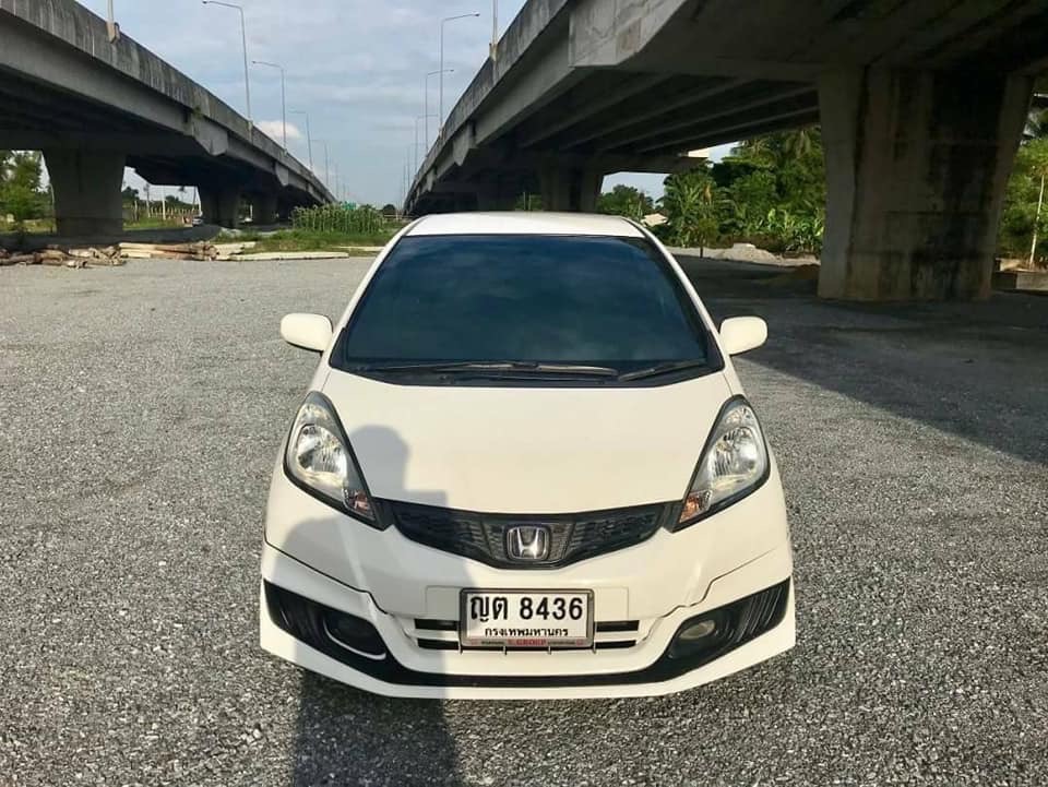 Honda Jazz GE ปี 2011 สีขาว