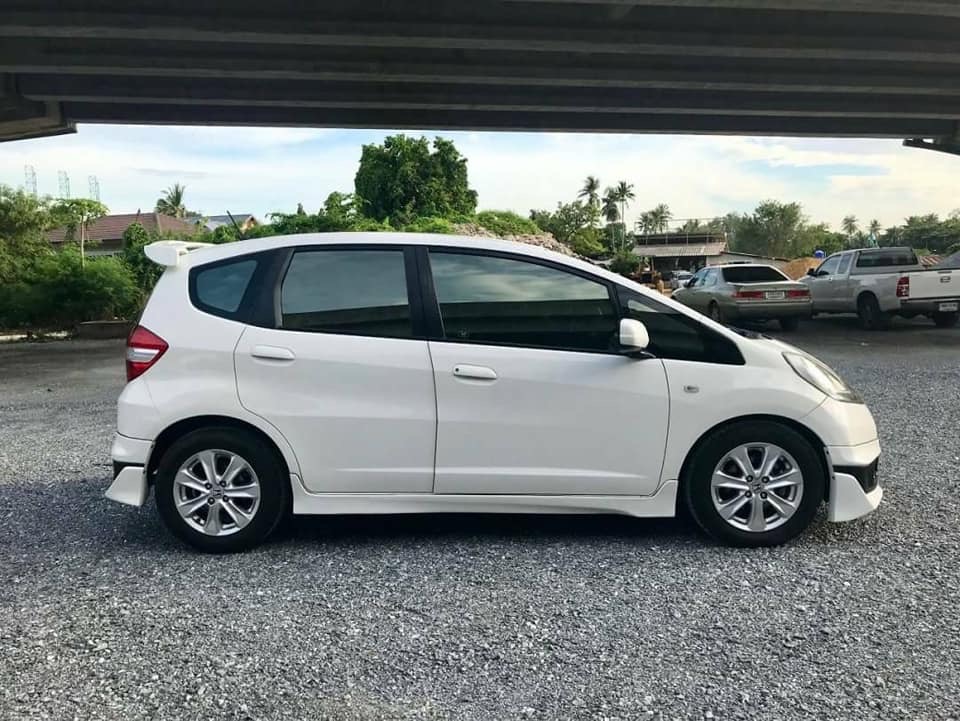 Honda Jazz GE ปี 2011 สีขาว (รูปที่ 15)