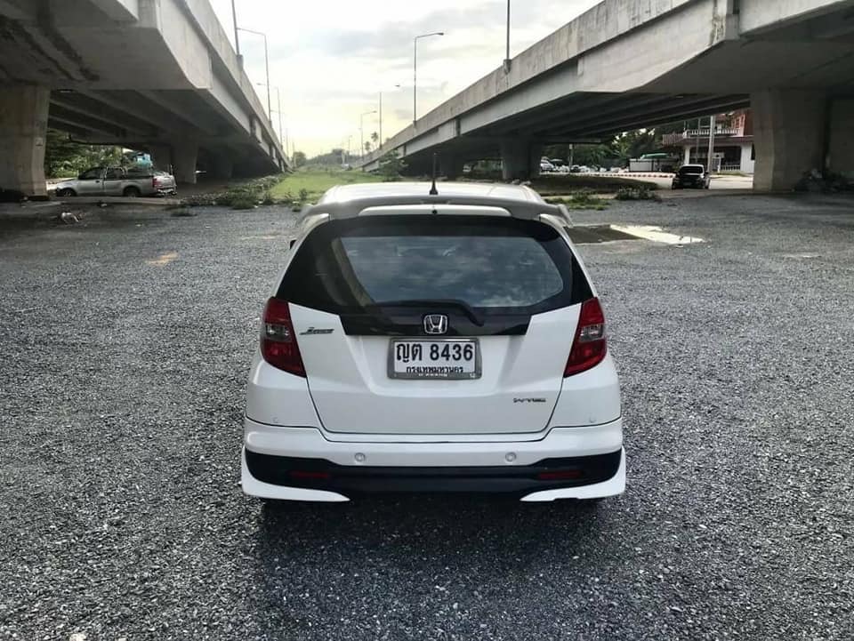 Honda Jazz GE ปี 2011 สีขาว