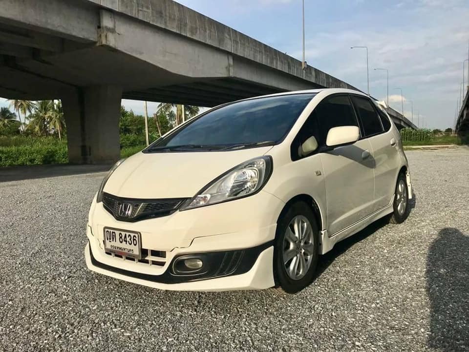 Honda Jazz GE ปี 2011 สีขาว