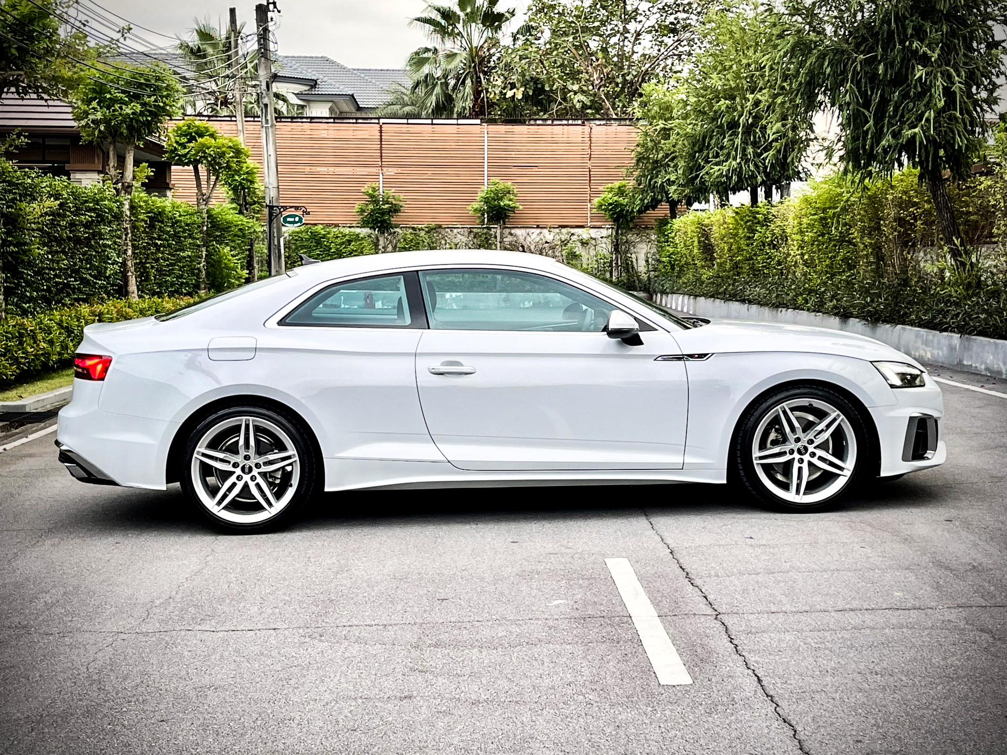 Audi A5 Sline Coupe หมื่นโล ท้าชนความใหม่จริงๆ