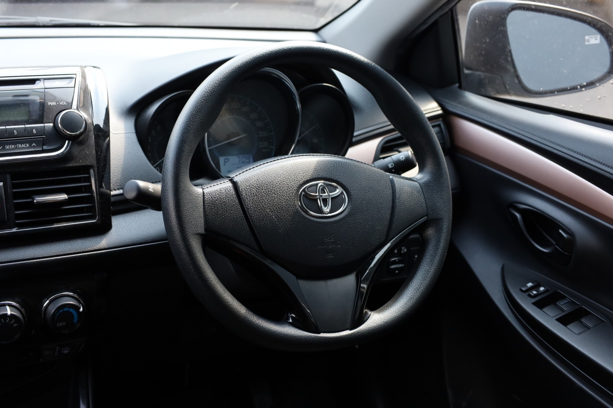 2018 TOYOAt VIOS 1.5E auto ไมล์แท้ 35,000 กม. (รูปที่ 9)
