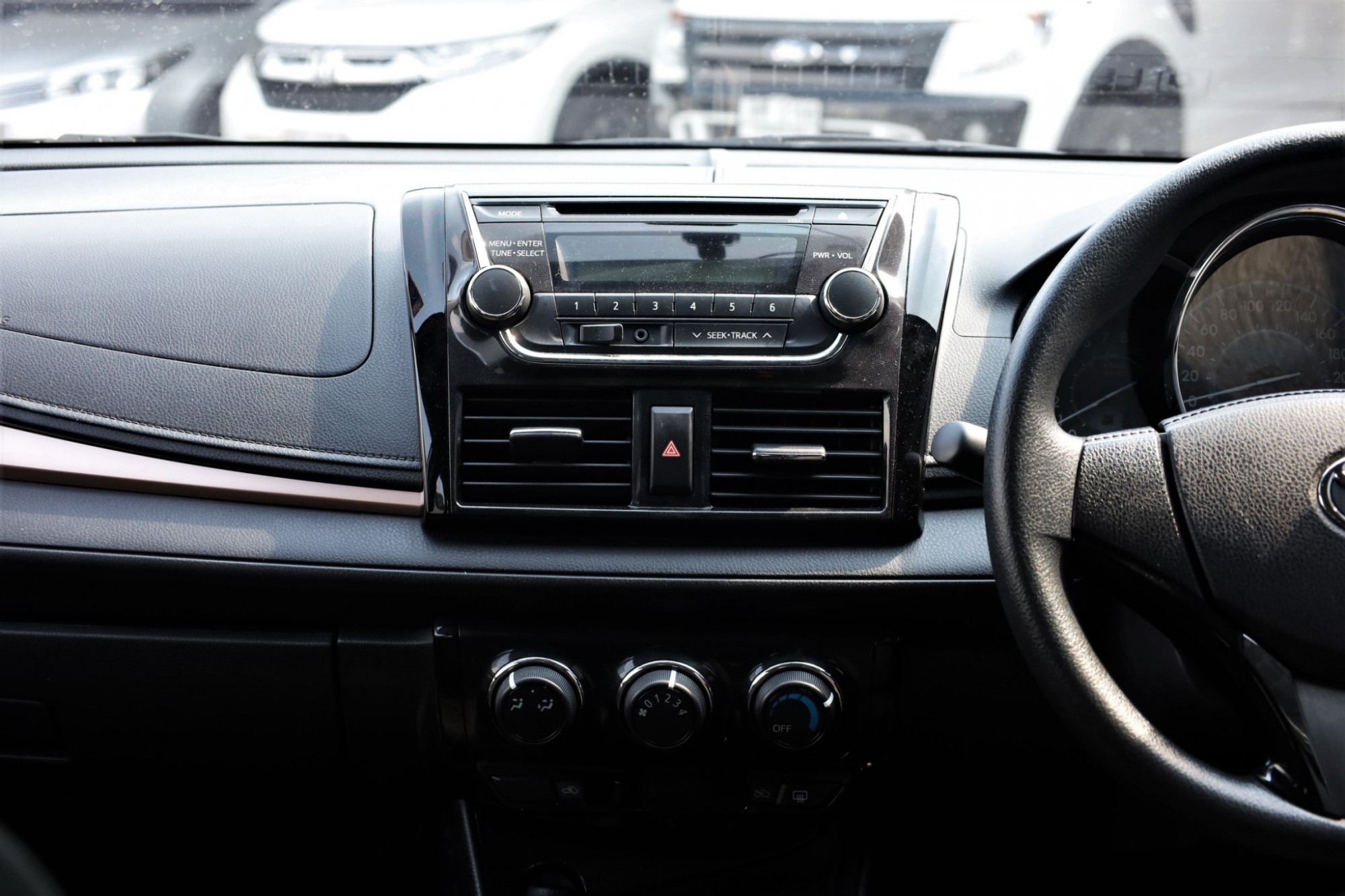 2018 TOYOAt VIOS 1.5E auto ไมล์แท้ 35,000 กม. (รูปที่ 10)