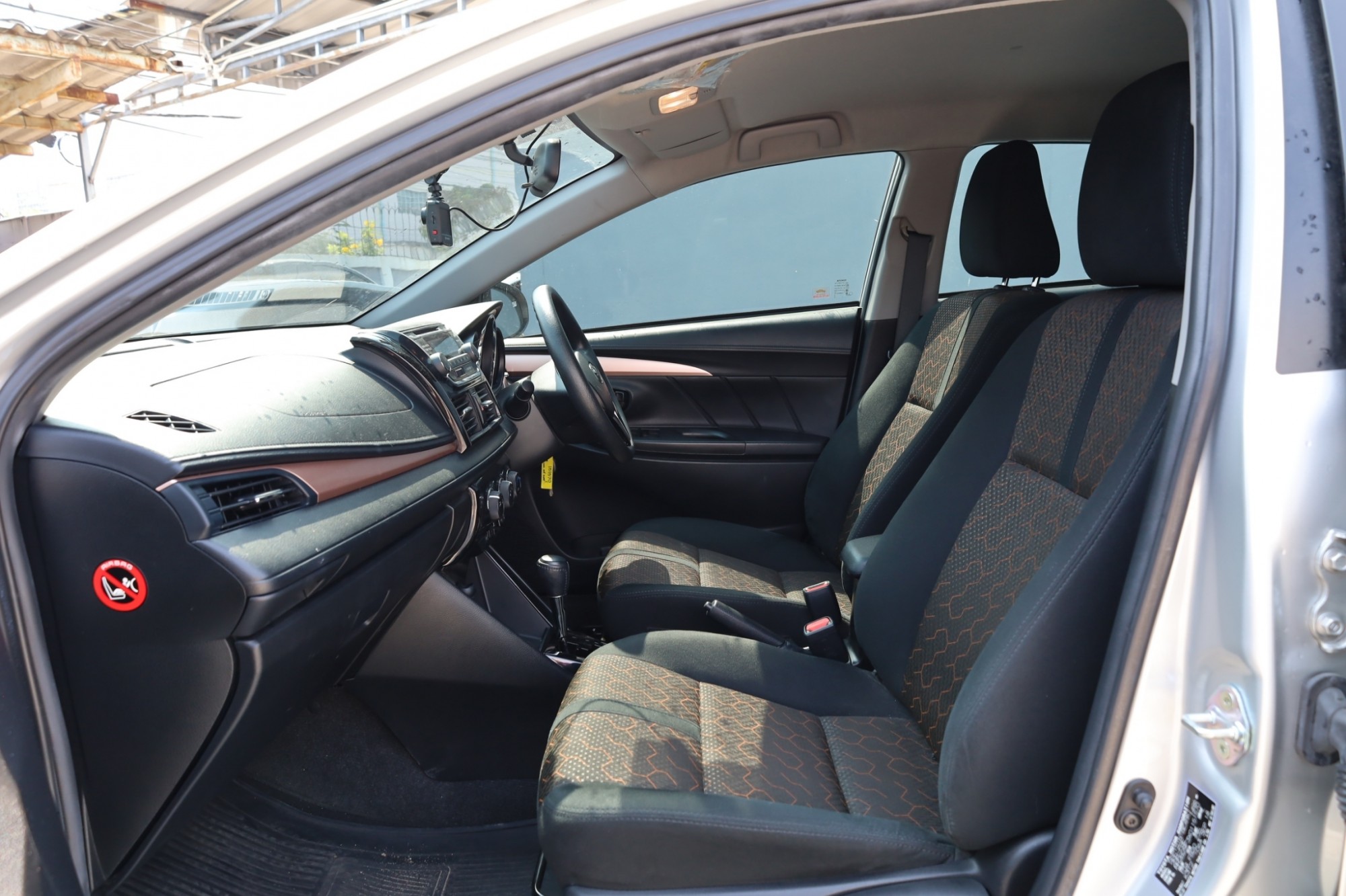 2018 TOYOAt VIOS 1.5E auto ไมล์แท้ 35,000 กม. (รูปที่ 21)