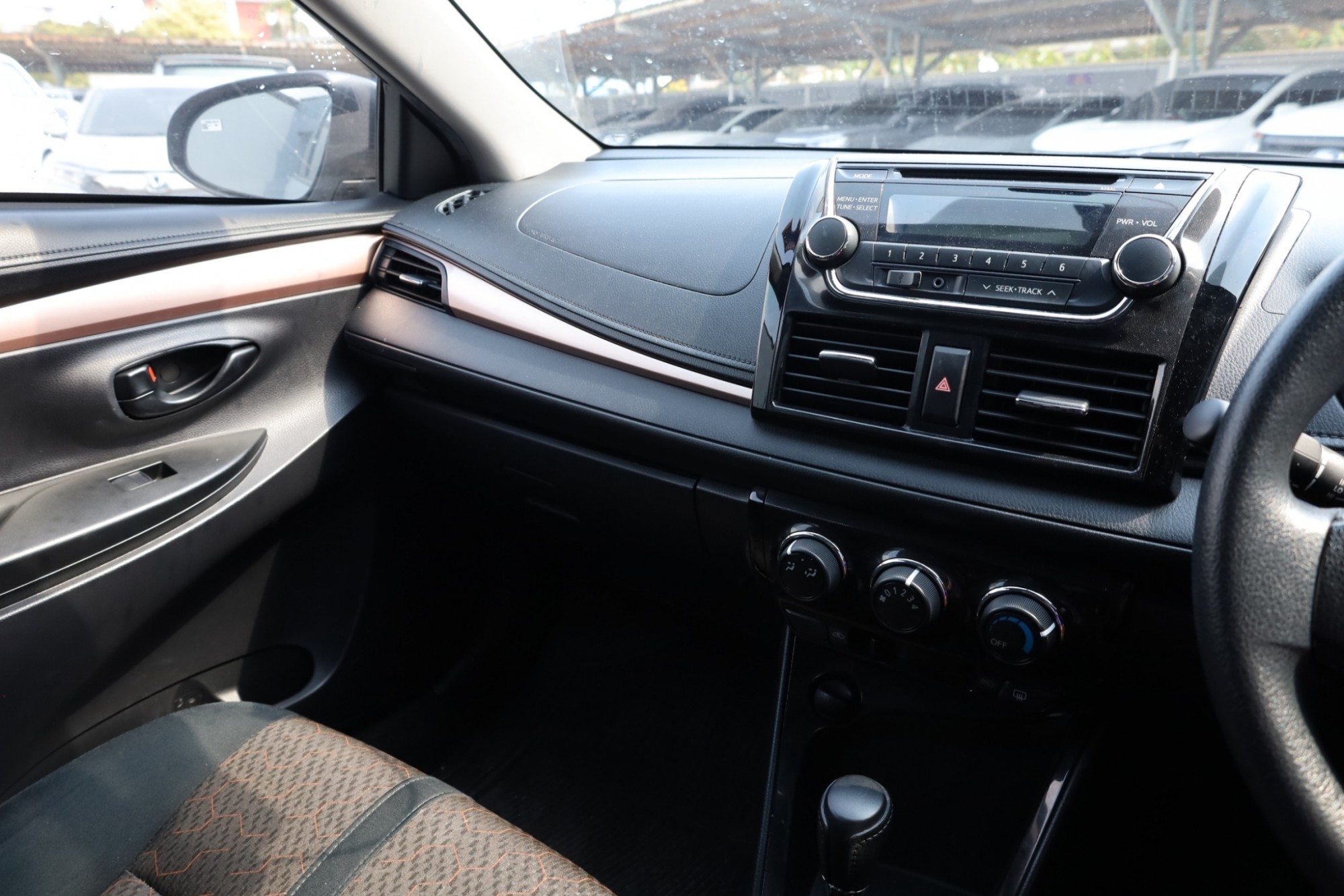 2018 TOYOAt VIOS 1.5E auto ไมล์แท้ 35,000 กม. (รูปที่ 14)