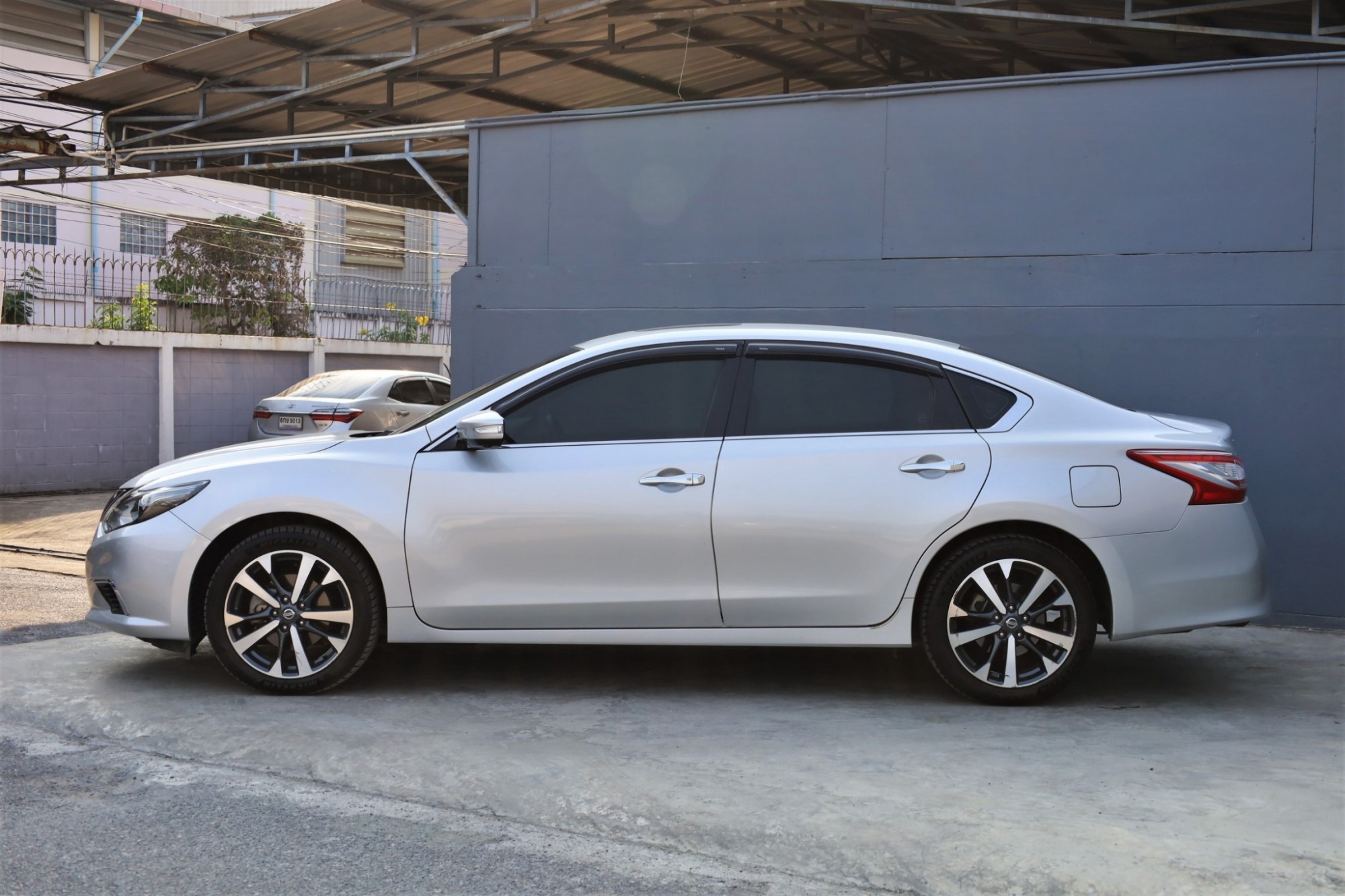 2018 NISSAN TEANA 2.0XL auto หลังคาซันรูฟ ไมล์ 61,xxx km. ฟรีดาวน์