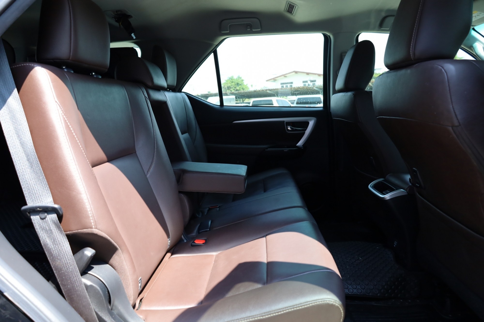 2018 TOYOTA FORTUNER 2.4V auto ไมล์ 48xxx กม. รถสวย สภาพใหม่เอี่ยม