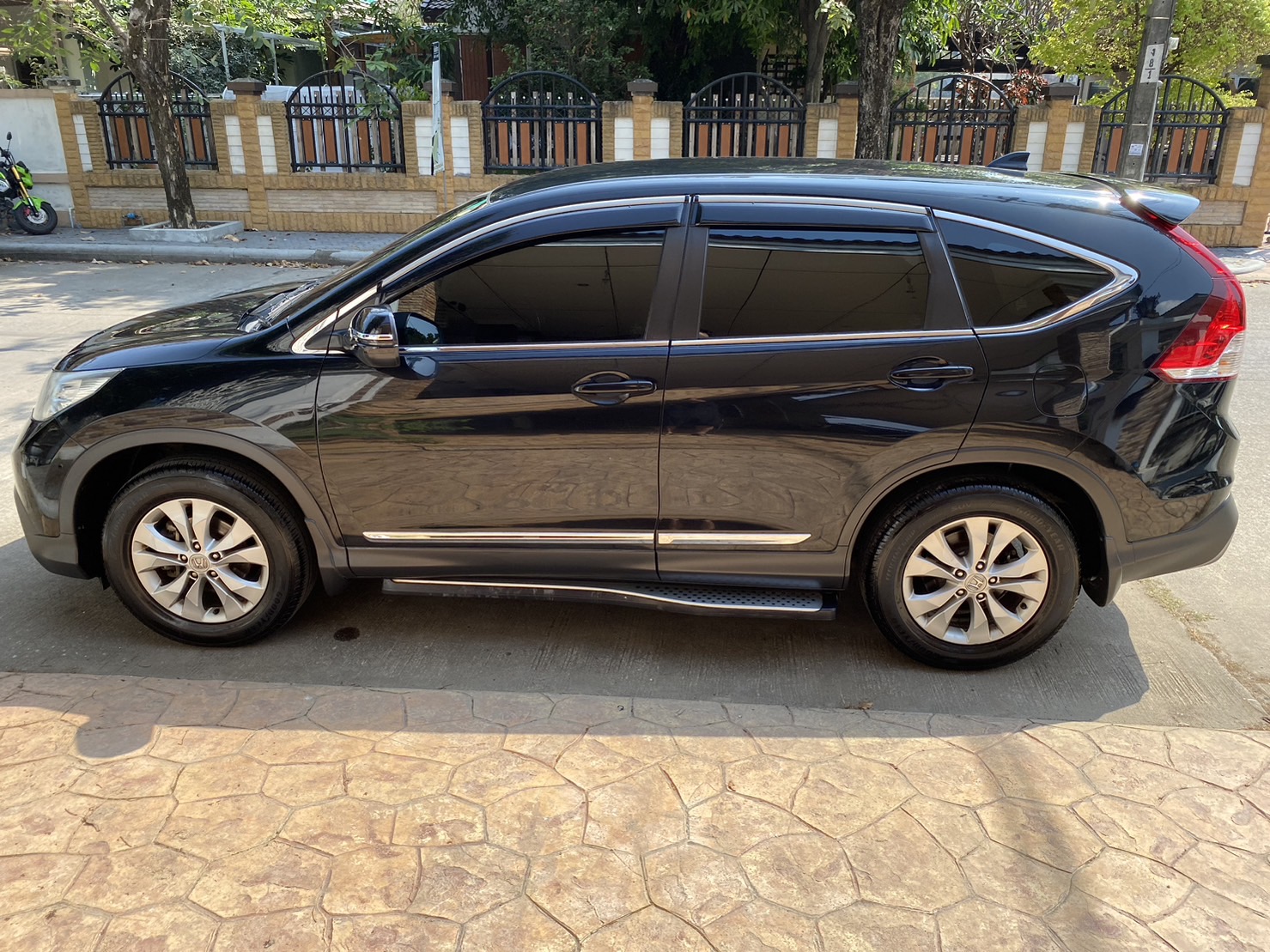 2013 Honda CR-V สีดำ (รูปที่ 3)