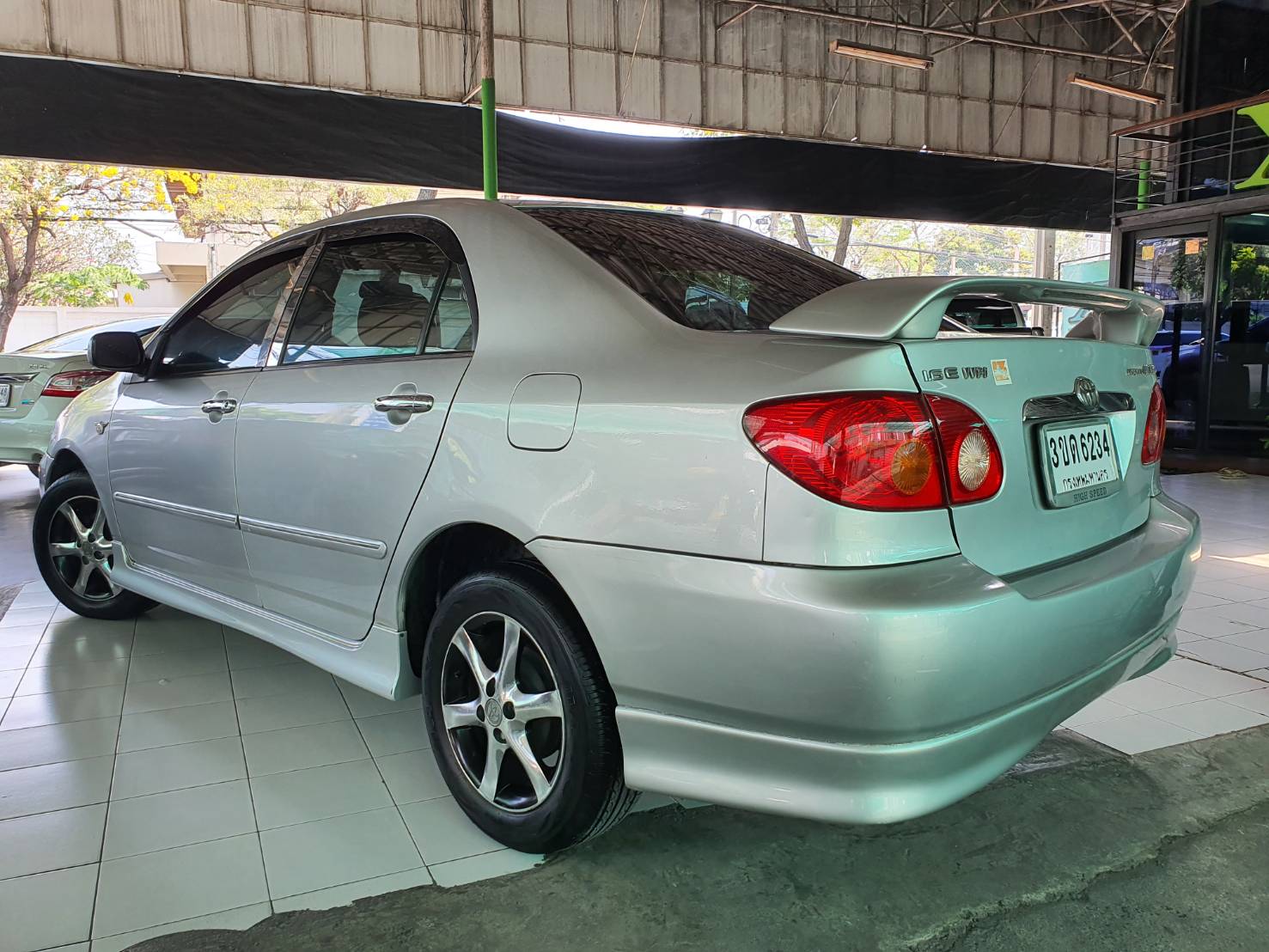 Toyota Corolla Altis 1.6E ปี 2002 สีบรอนซ์เงิน เกียร์ธรรมดา มือ1