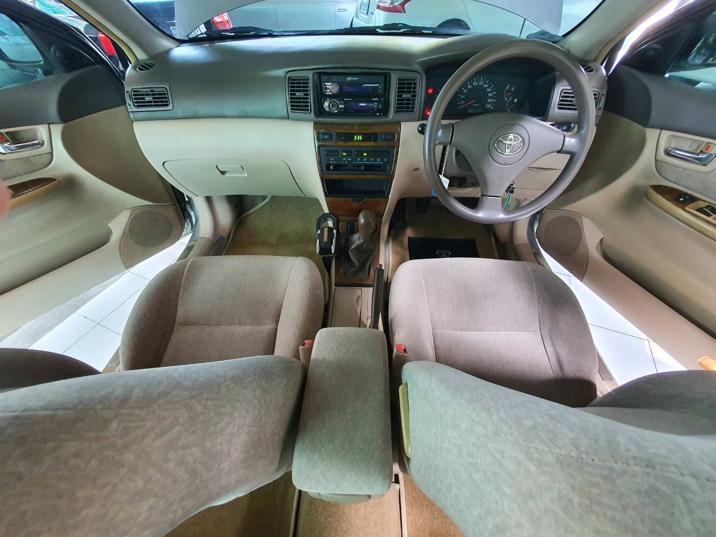 Toyota Corolla Altis 1.6E ปี 2002 สีบรอนซ์เงิน เกียร์ธรรมดา มือ1