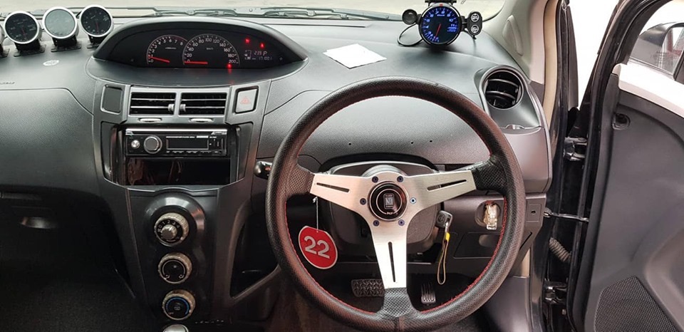 Toyota Yaris ปี 2008 สีดำ (รูปที่ 3)