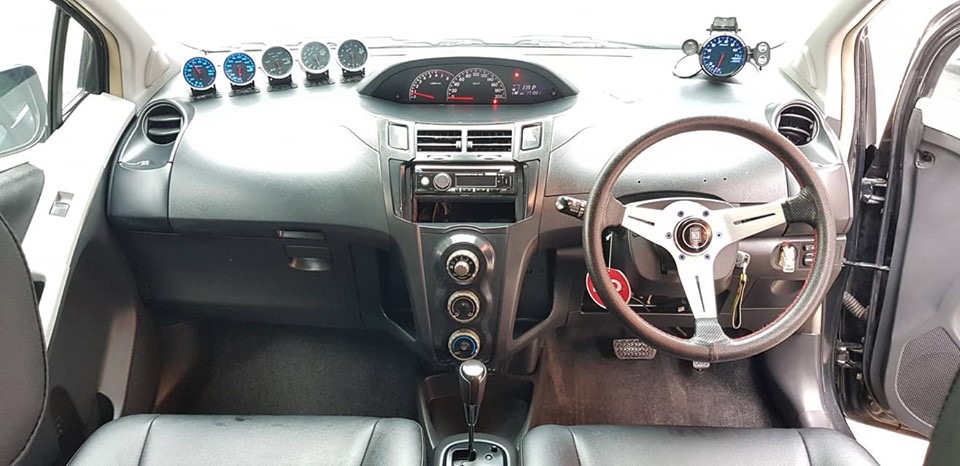 Toyota Yaris ปี 2008 สีดำ (รูปที่ 2)