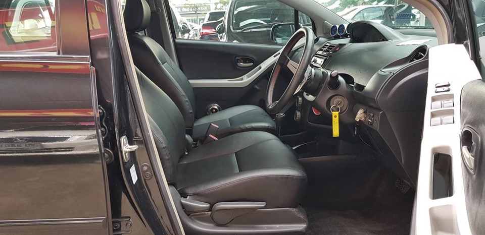 Toyota Yaris ปี 2008 สีดำ (รูปที่ 6)