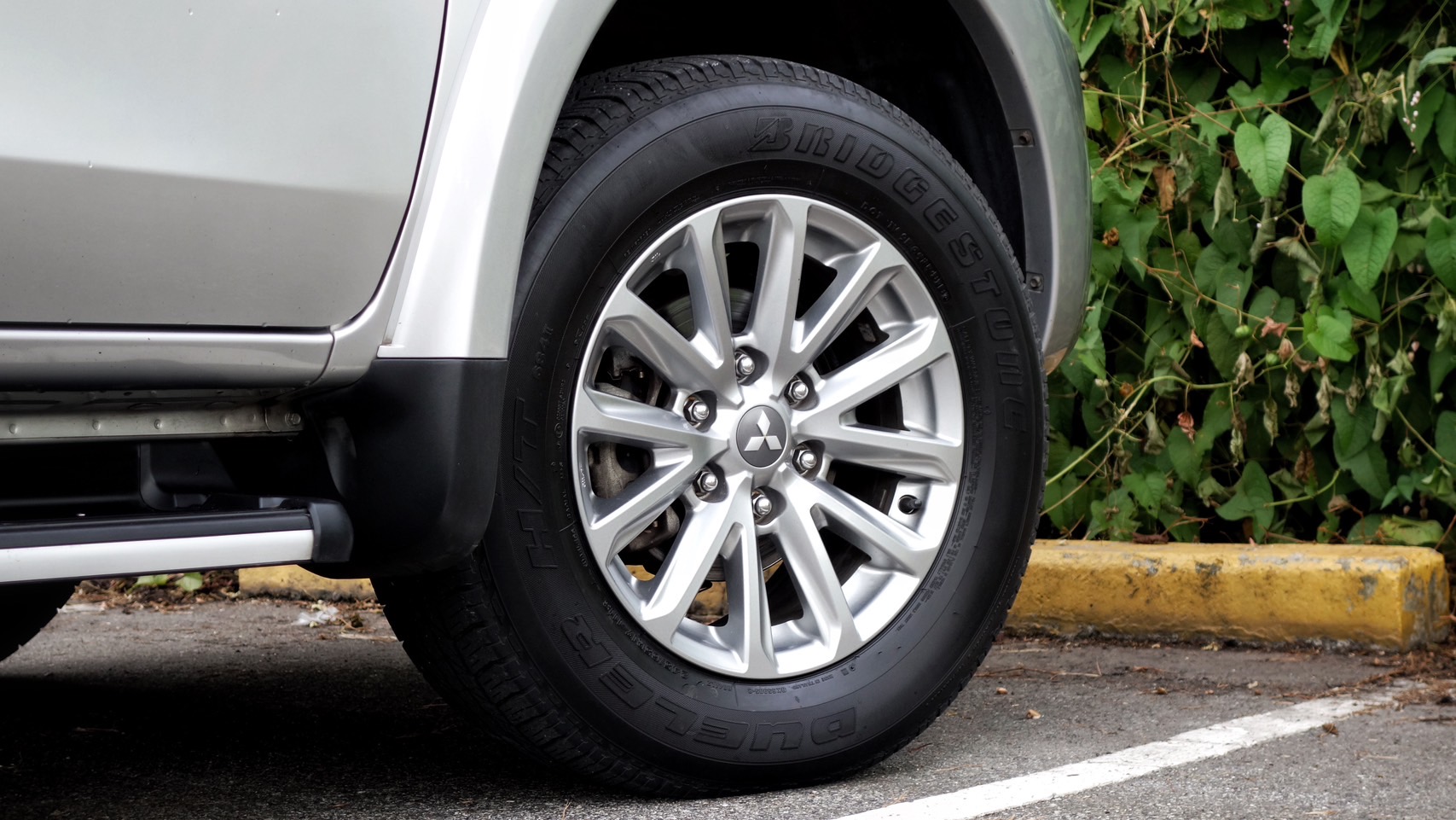 Mitsubishi Triton2.4 GLS Plus Mega cab ปี 2015 สีบรอนซ์เงิน