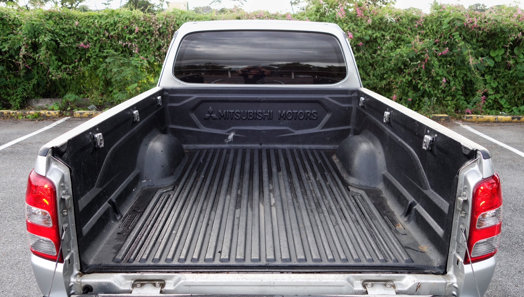 Mitsubishi Triton2.4 GLS Plus Mega cab ปี 2015 สีบรอนซ์เงิน
