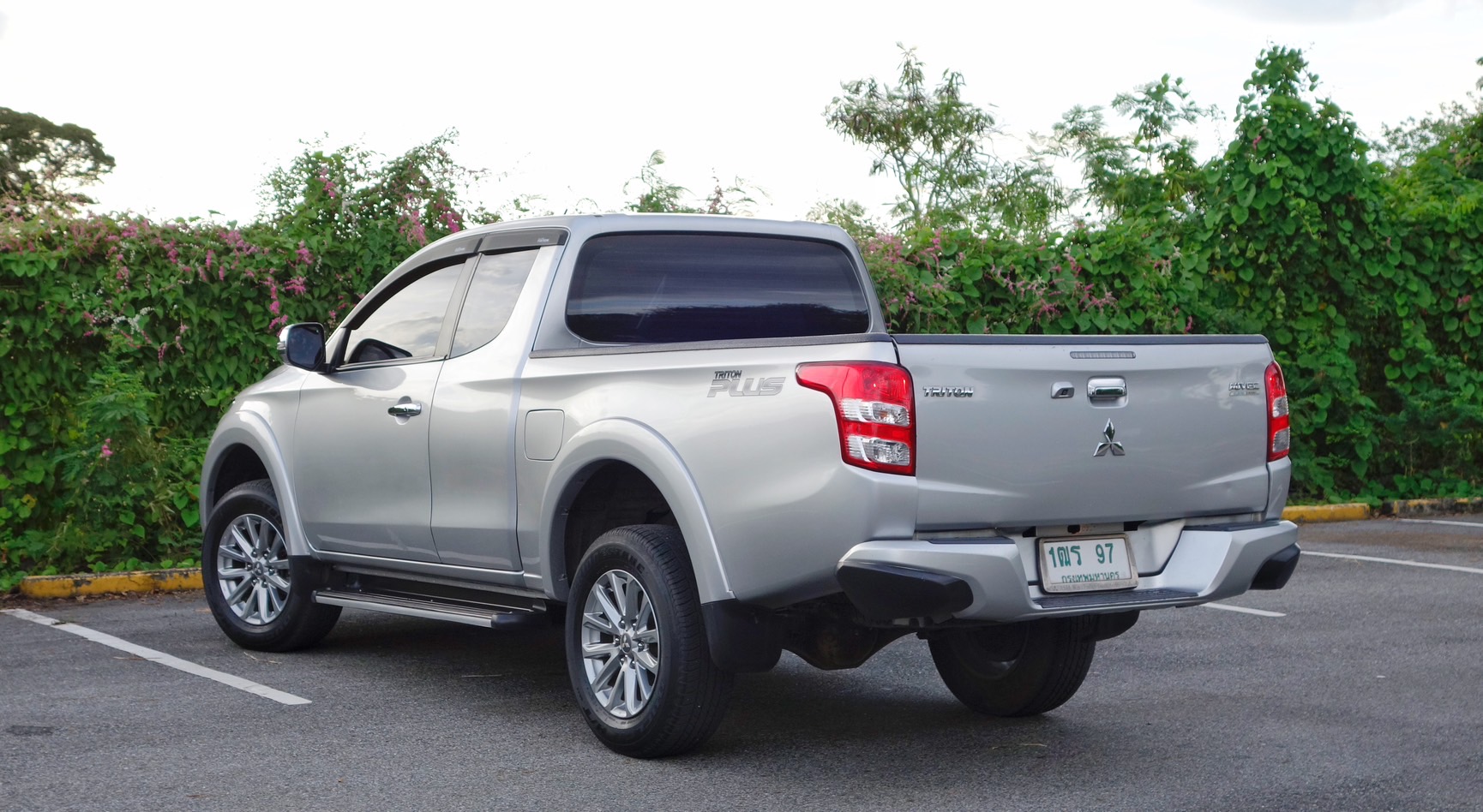 Mitsubishi Triton2.4 GLS Plus Mega cab ปี 2015 สีบรอนซ์เงิน