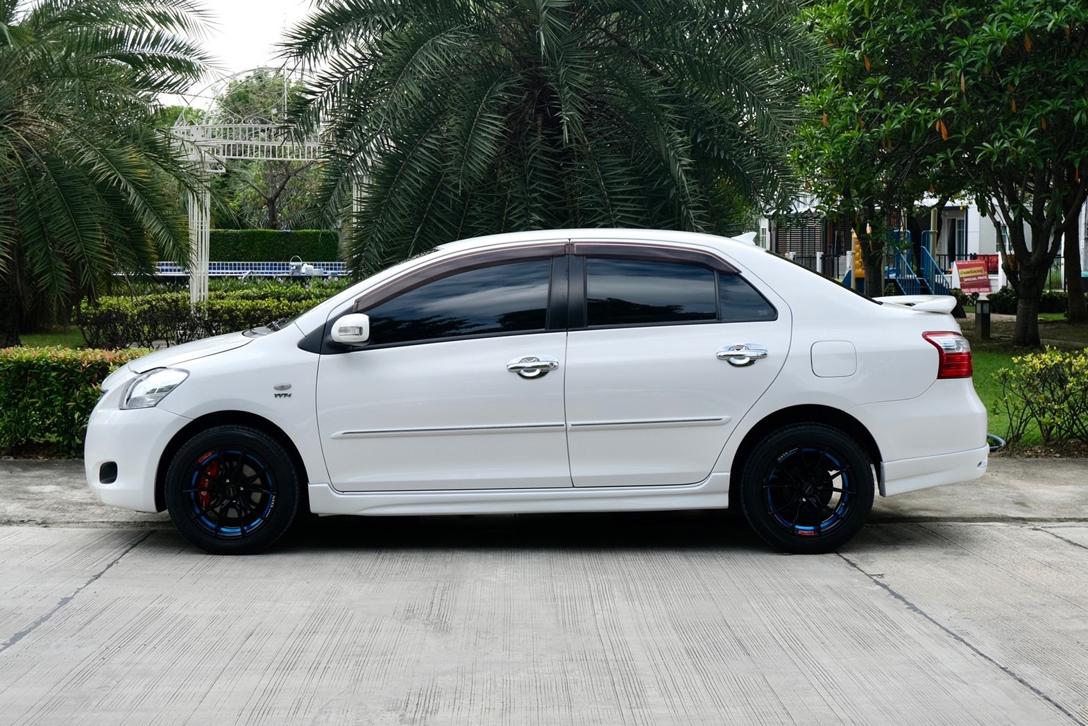 Toyota vios 1.5E ออโต้ เบนซิน ปี2010 สีขาว ฟรีดาวน์ (รูปที่ 2)