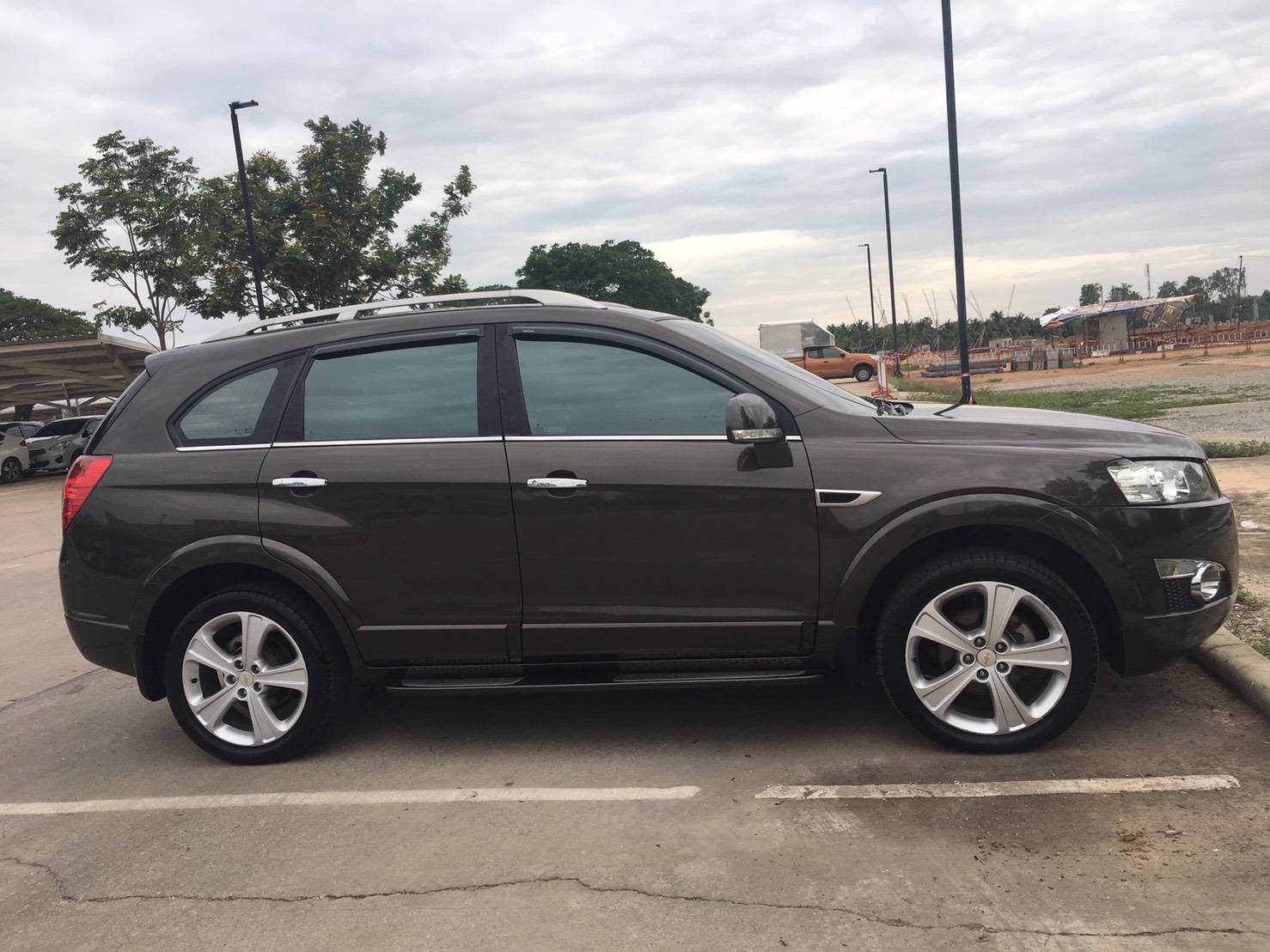 Chevrolet Gen1 Captiva (ไมเนอร์เชนจ์ 1) 2.0 ดีเซล ปี 2011 สีน้ำตาล (รูปที่ 2)