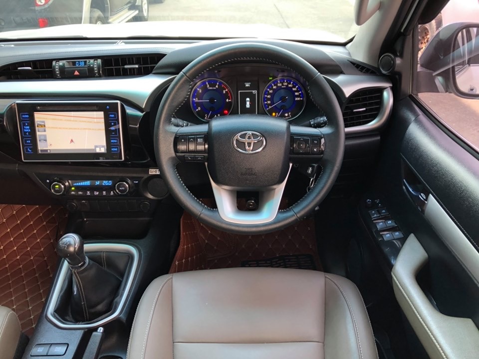 Toyota Hilux Revo Smart cab ปี 2017 สีขาว (รูปที่ 10)