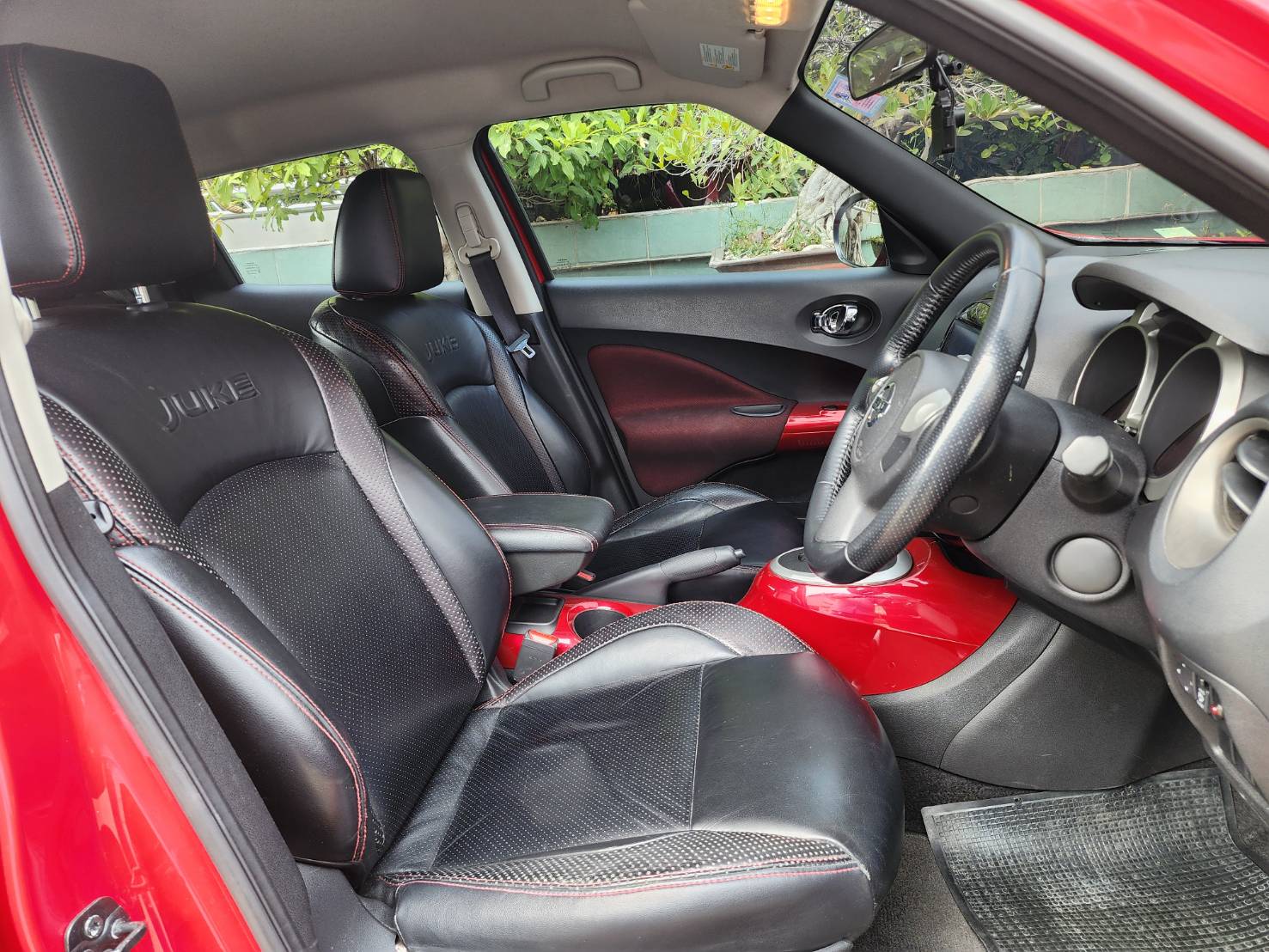 NISSAN JUKE 1.6V TOPสุด ปี14 ไมล์ 72,000โล ราคา 319,000บาท รถบ้าน