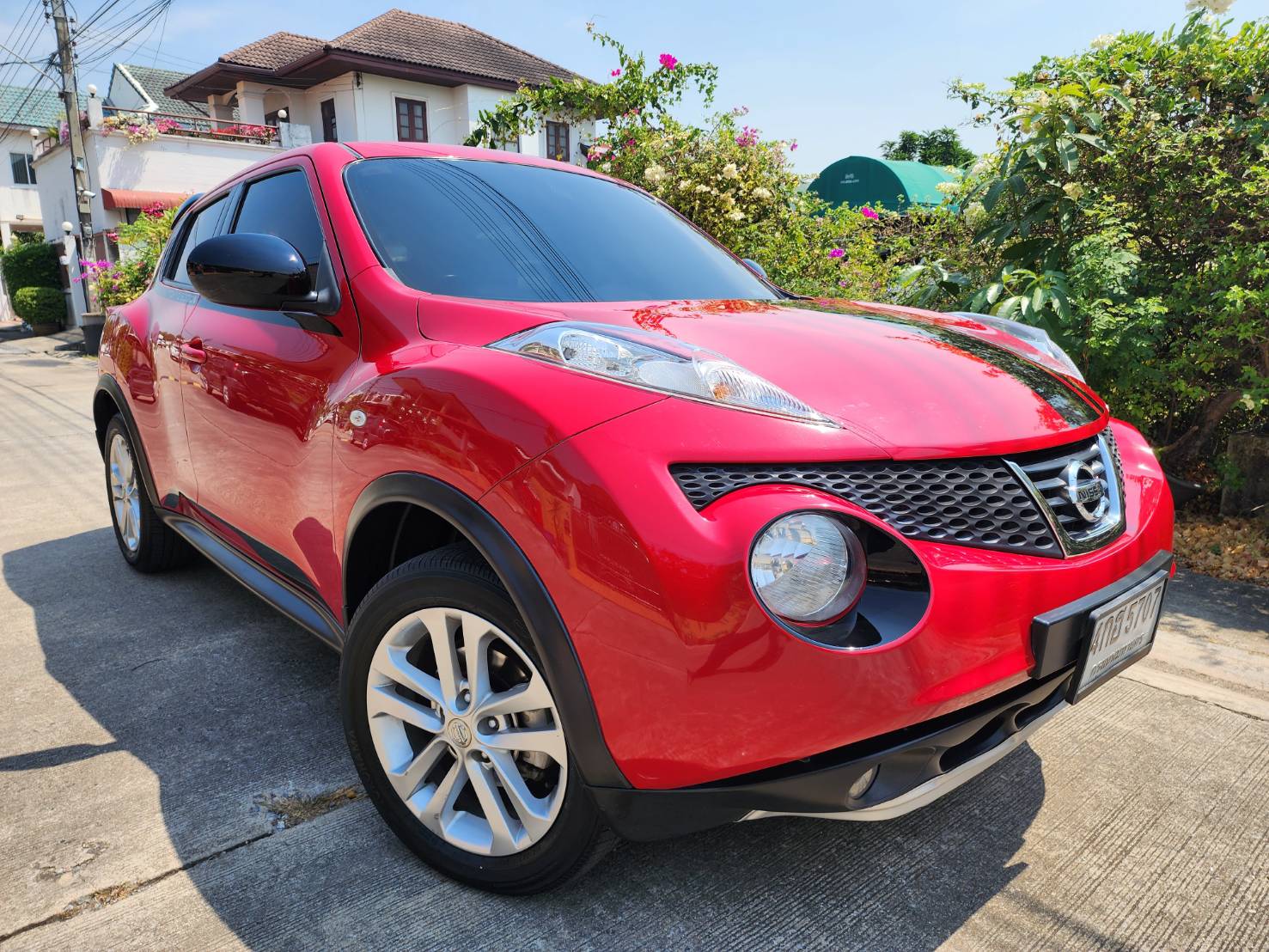 NISSAN JUKE 1.6V TOPสุด ปี14 ไมล์ 72,000โล ราคา 319,000บาท รถบ้าน