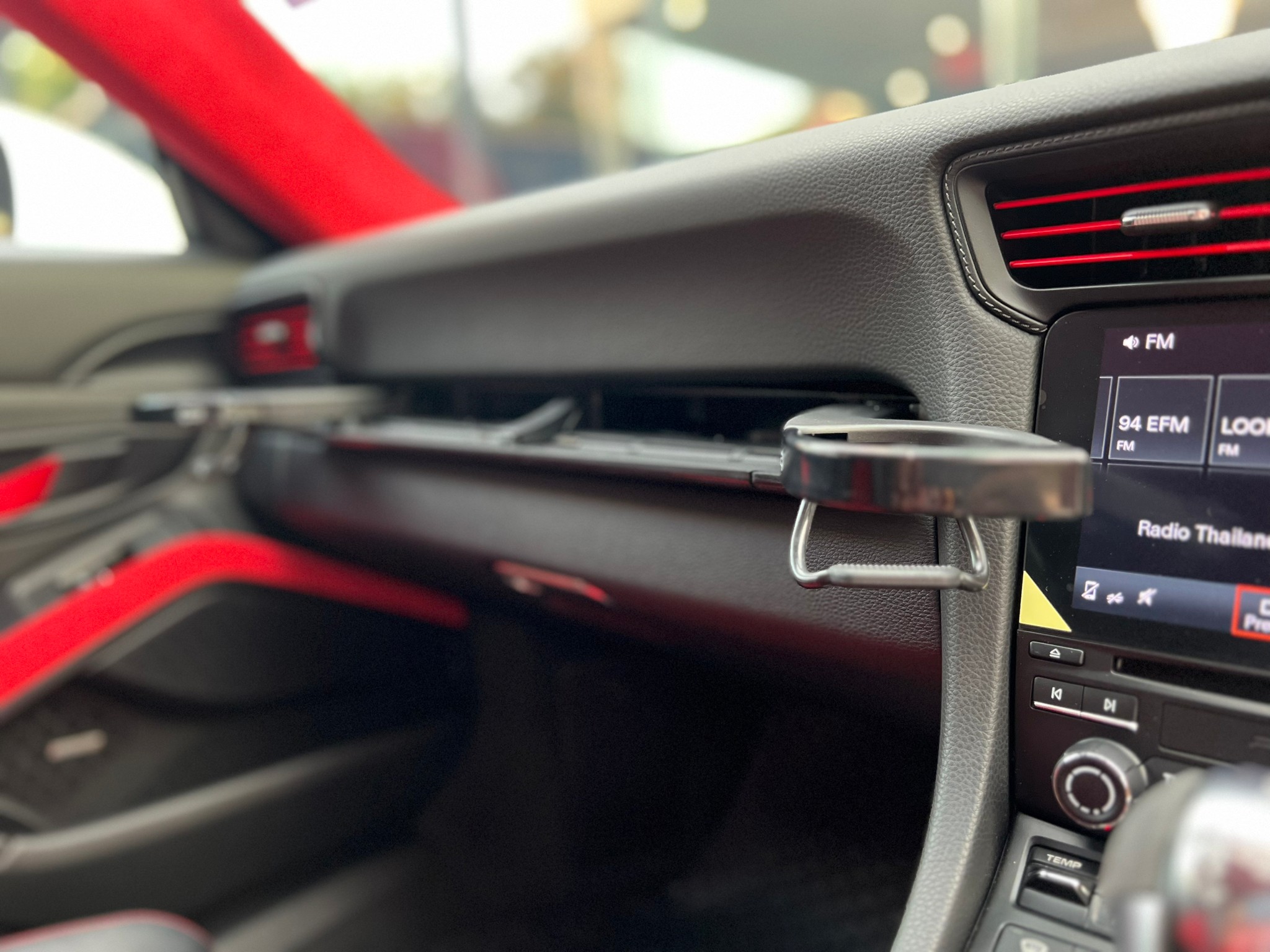2019 Porsche 911 991 Carrera GTS สีขาว (รูปที่ 9)