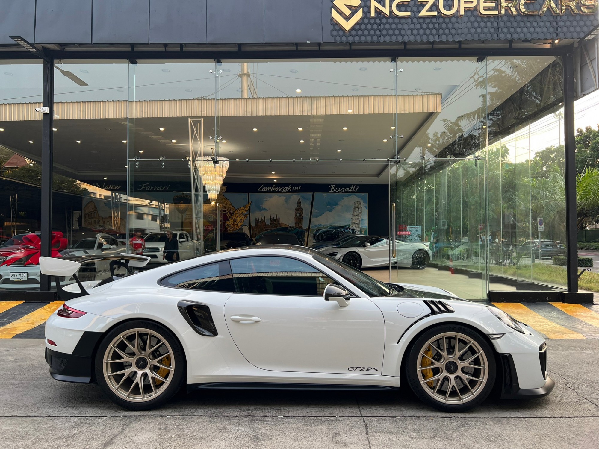 2019 Porsche 911 991 Carrera GTS สีขาว (รูปที่ 6)