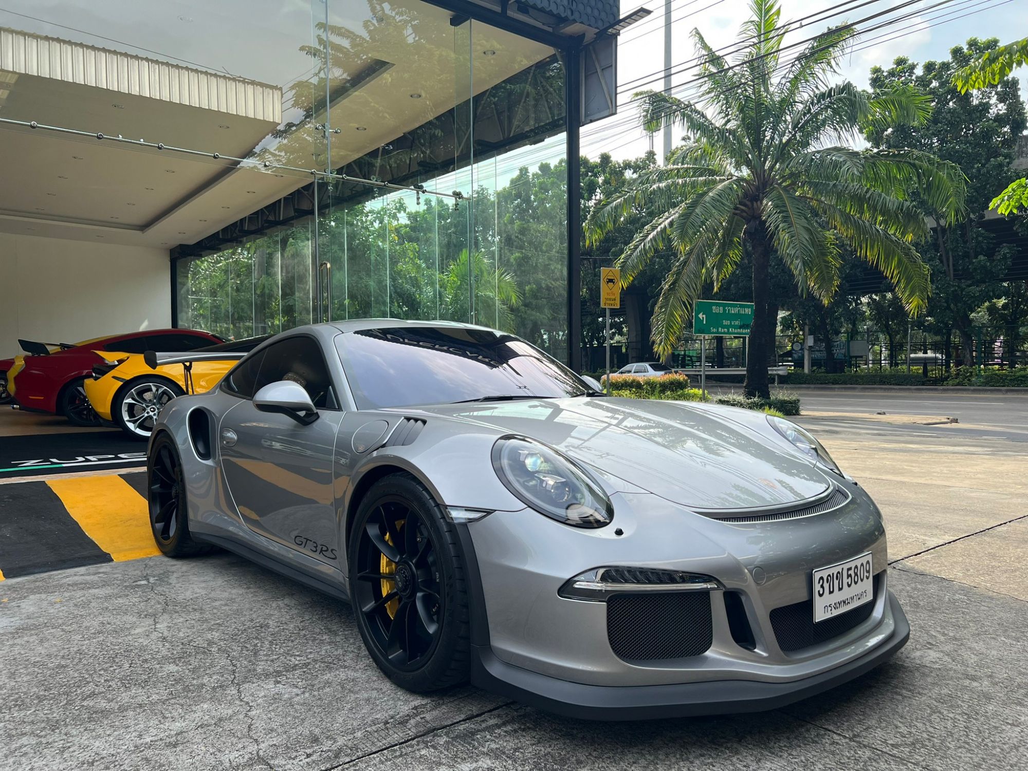 2016 Porsche 911 991 Carrera สีเทา (รูปที่ 2)