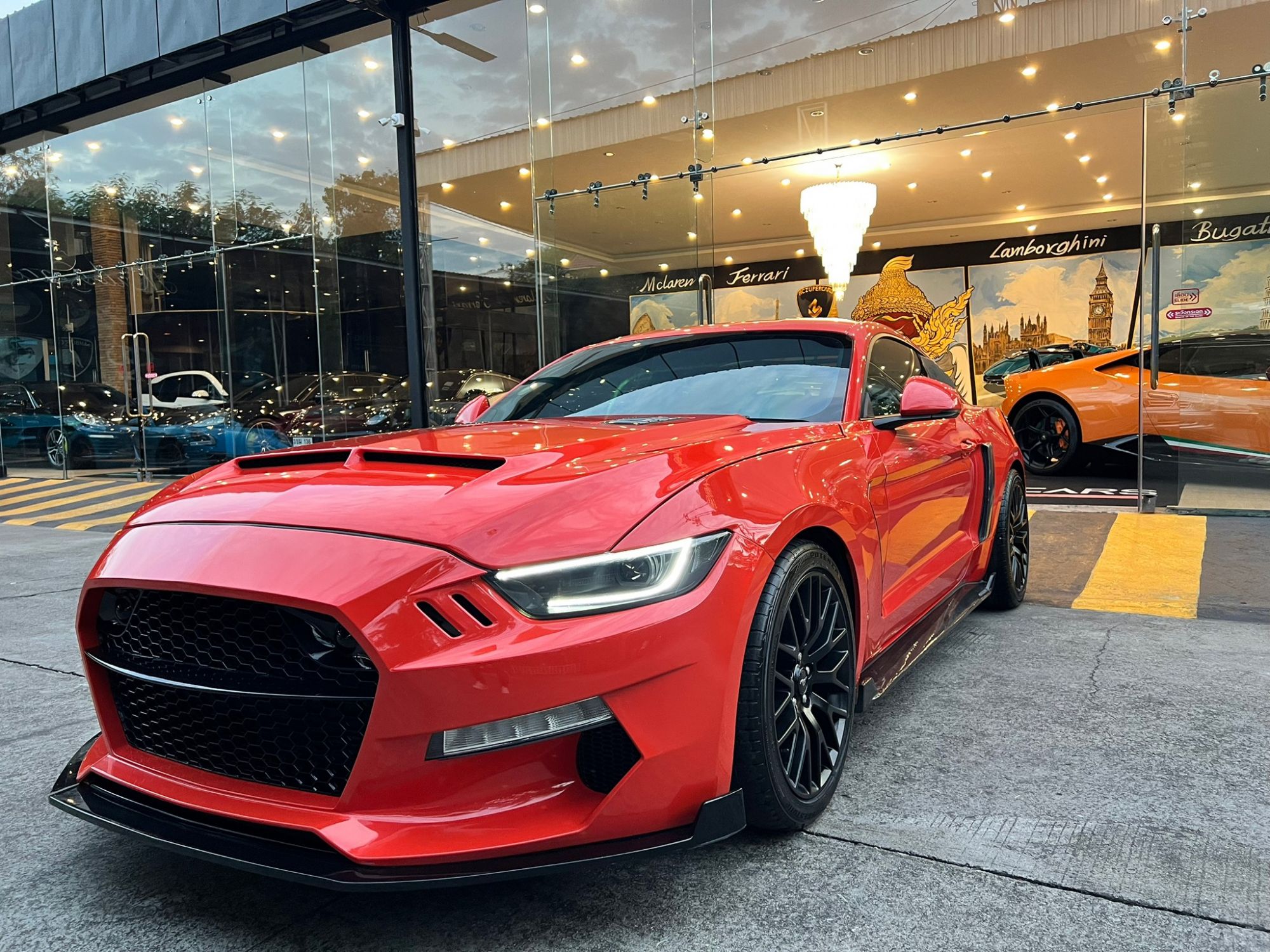 2016 Ford Mustang สีแดง