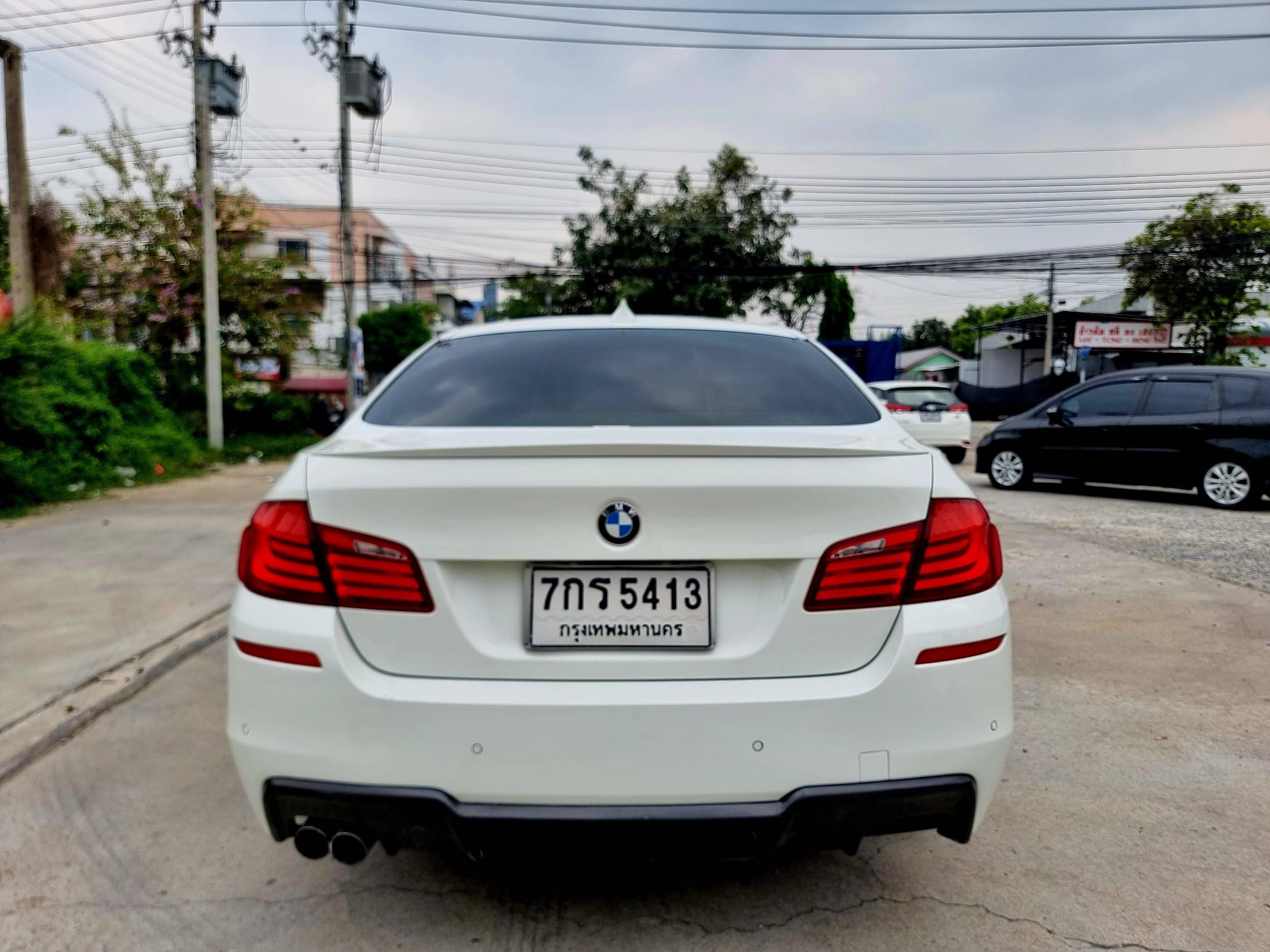 2011 BMW 5 Series F10 523i สีขาว (รูปที่ 7)