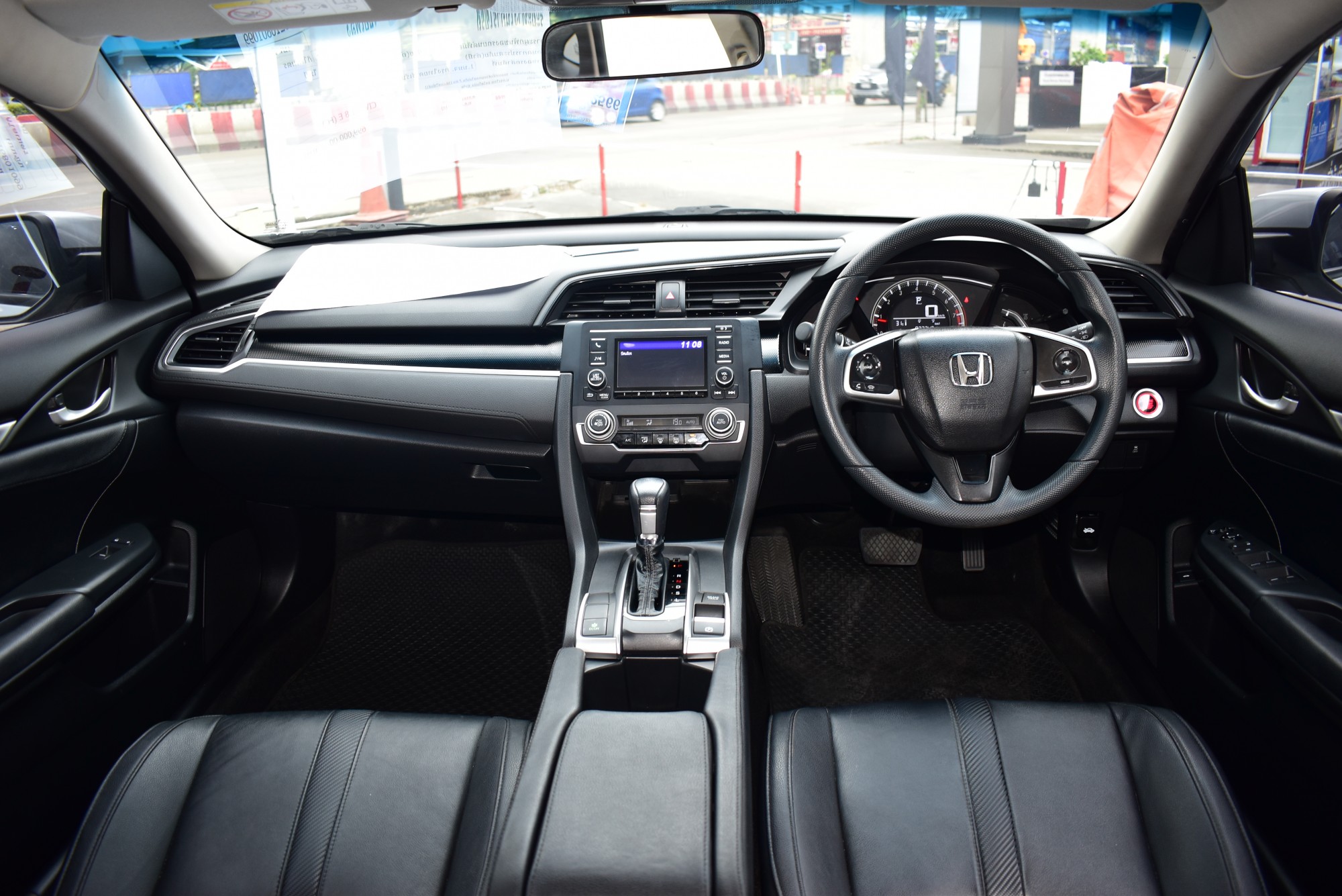 2019 Honda Civic Sedan สีเทา (รูปที่ 10)