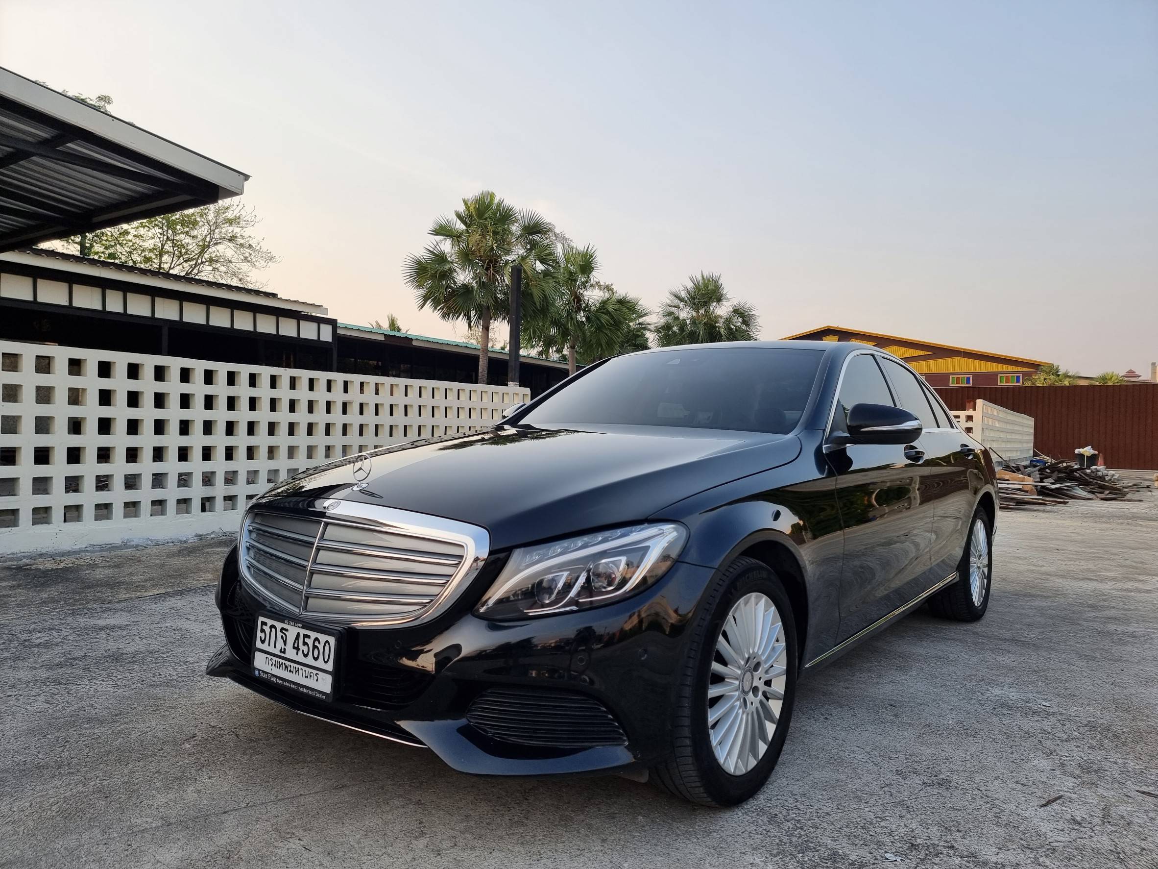 2016 Mercedes-Benz C-Class W205 C300 สีดำ (รูปที่ 3)